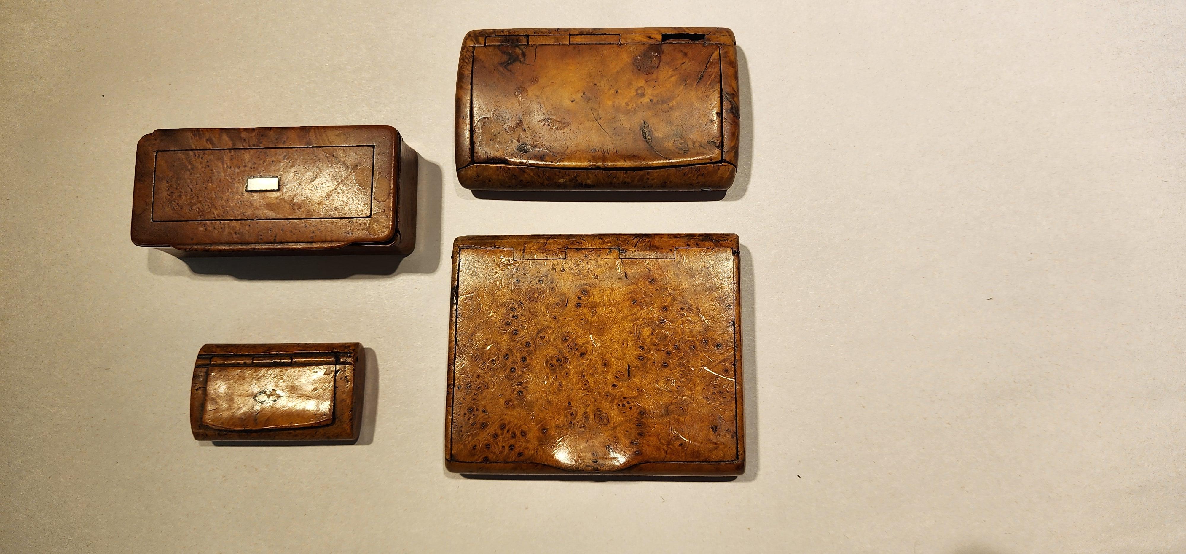 Juego de cuatro cajas antiguas buriladas Arce