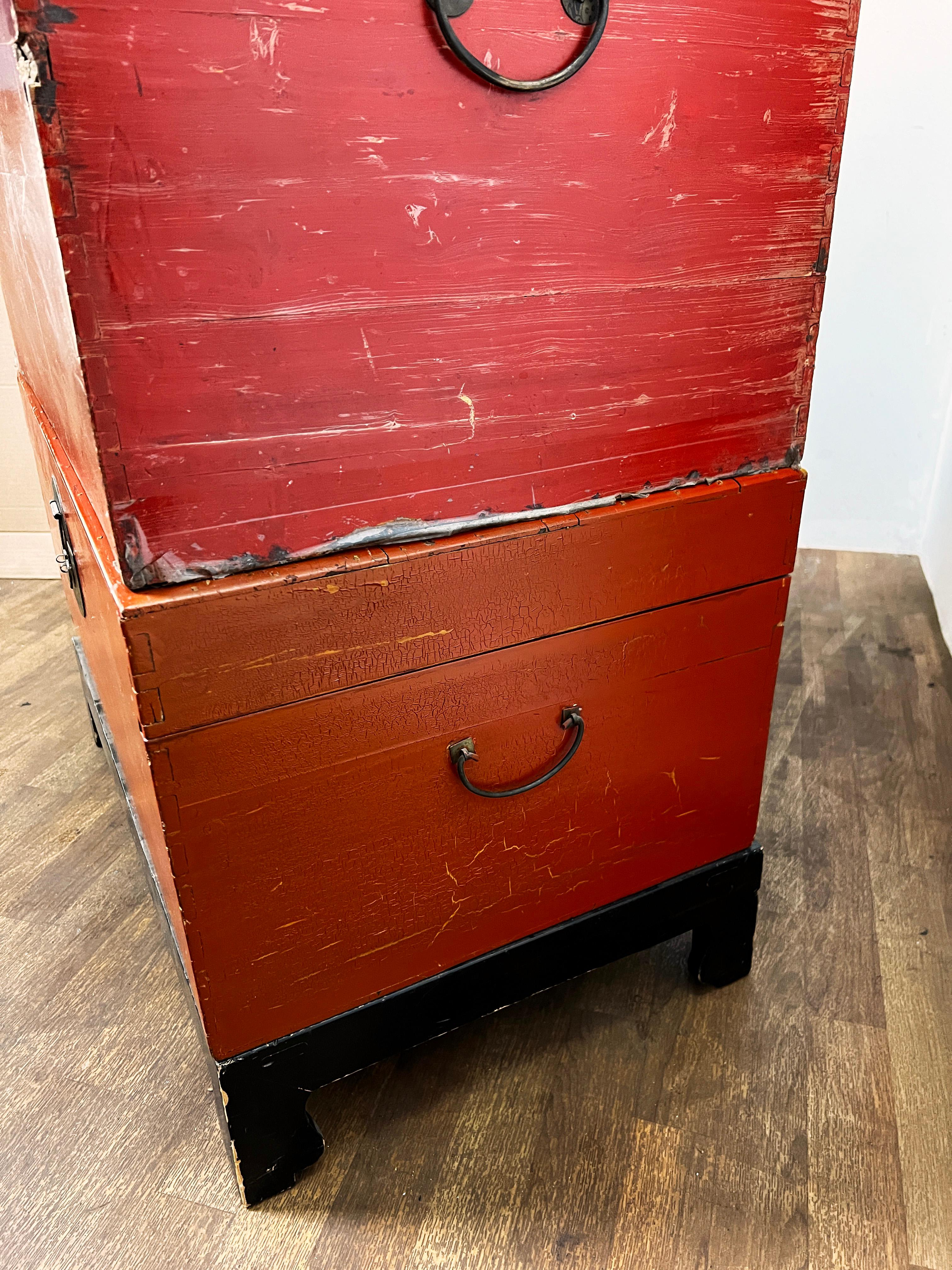 Juego de Cuatro Arcones Chinos Antiguos, Cuero Lacado 
