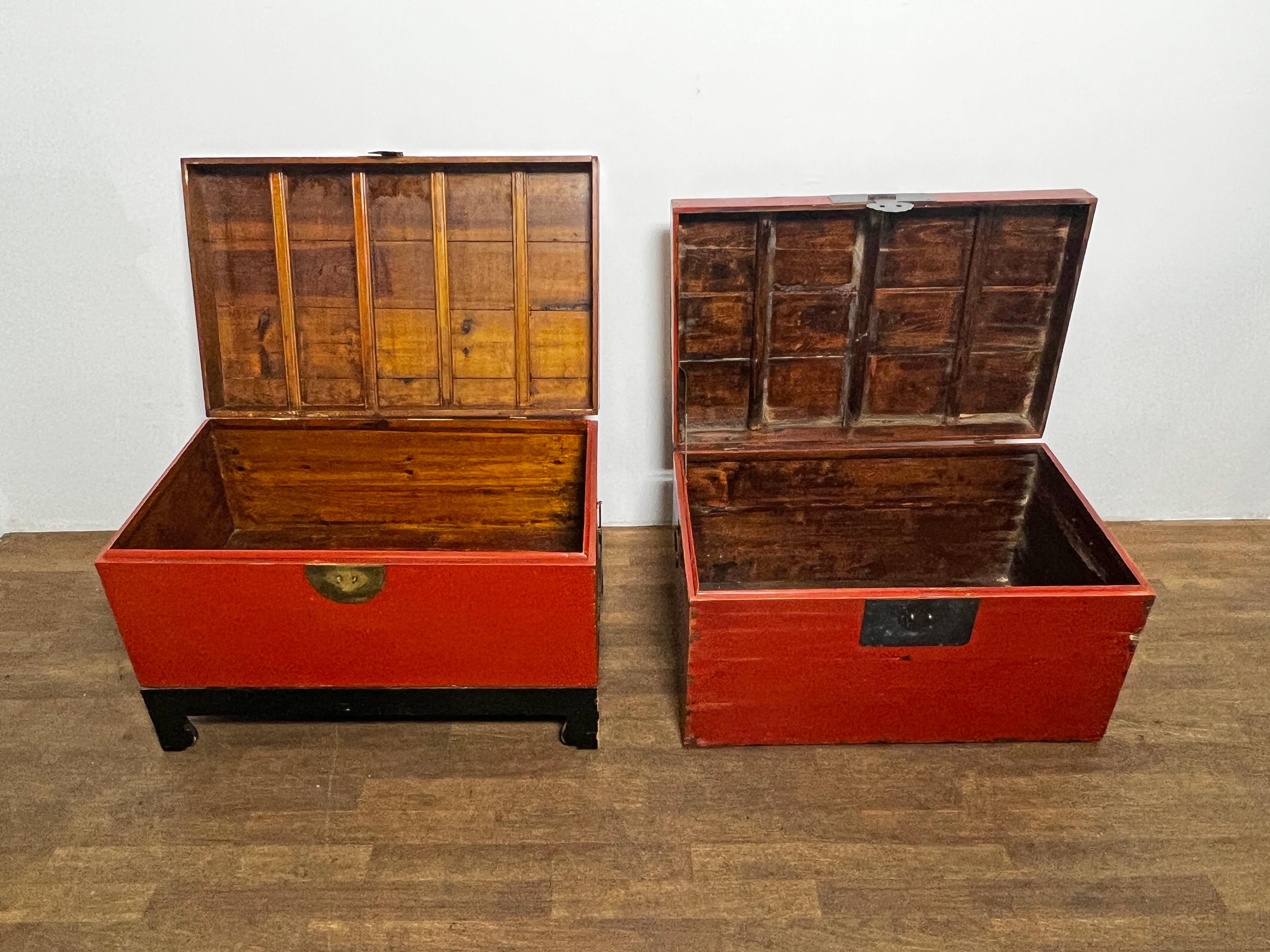 Juego de Cuatro Arcones Chinos Antiguos, Cuero Lacado 