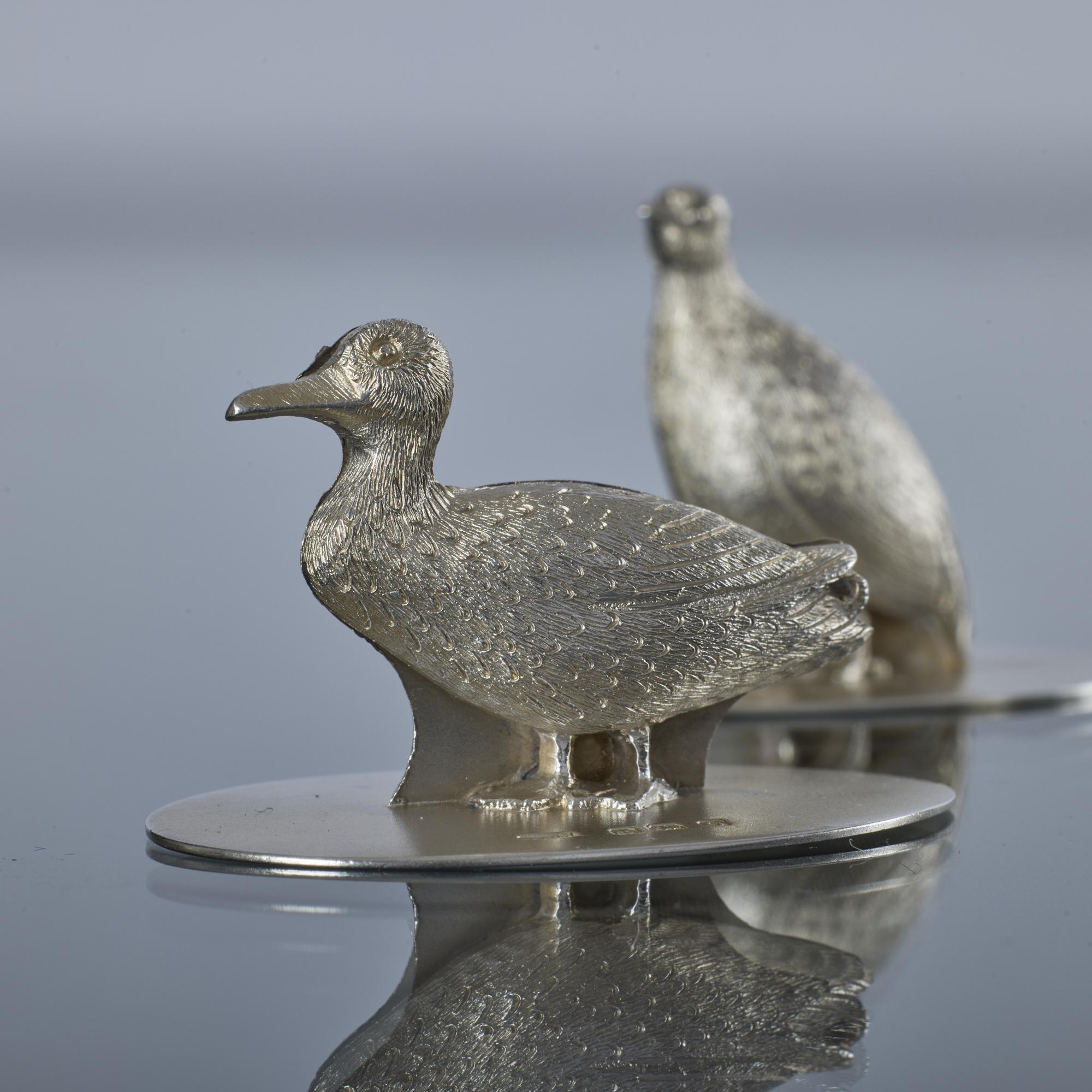 Début du 20ème siècle Ensemble de quatre porte-menus anciens en argent pour canard et gélinotte en vente