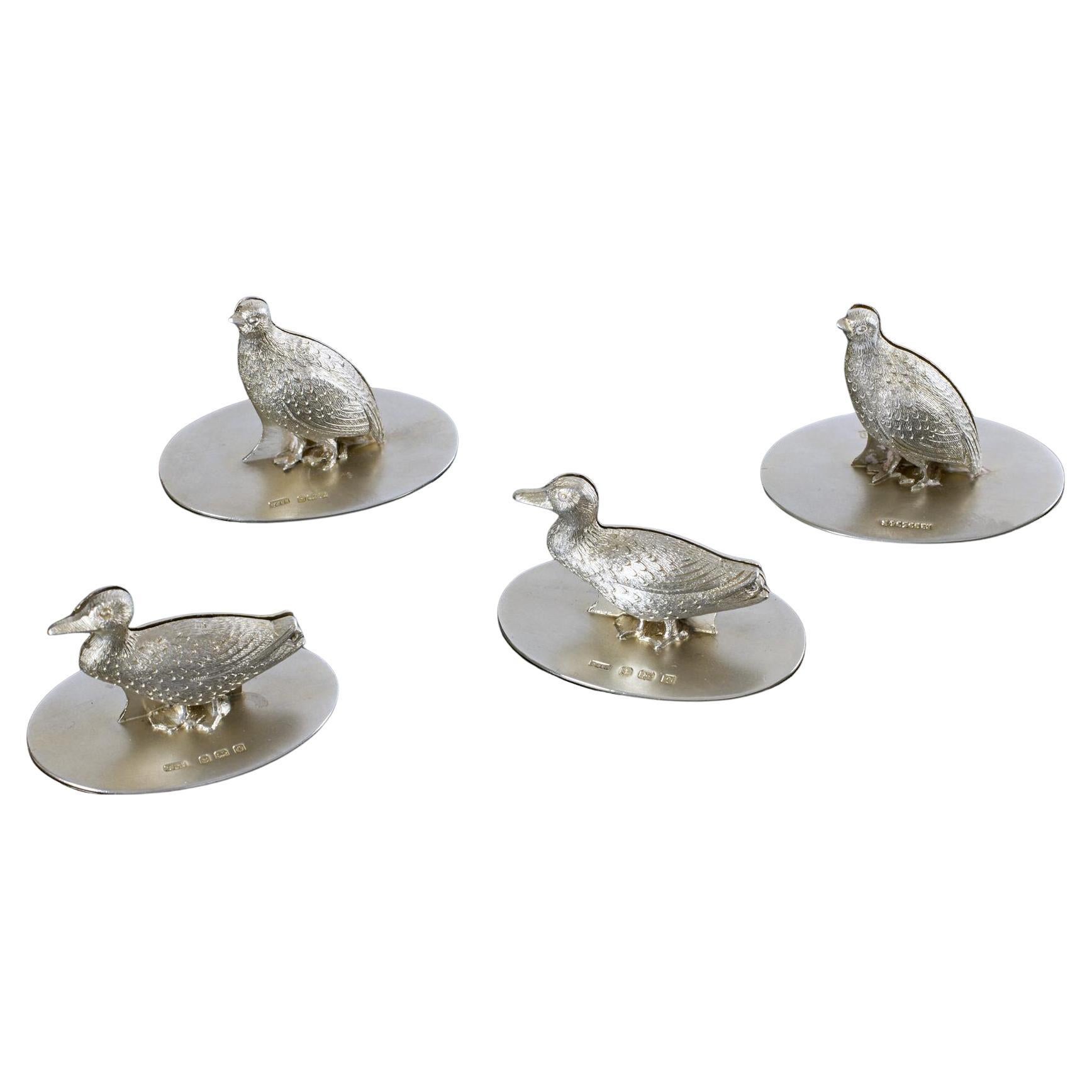 Juego de cuatro portamenús antiguos de pato y urogallo de plata antigua