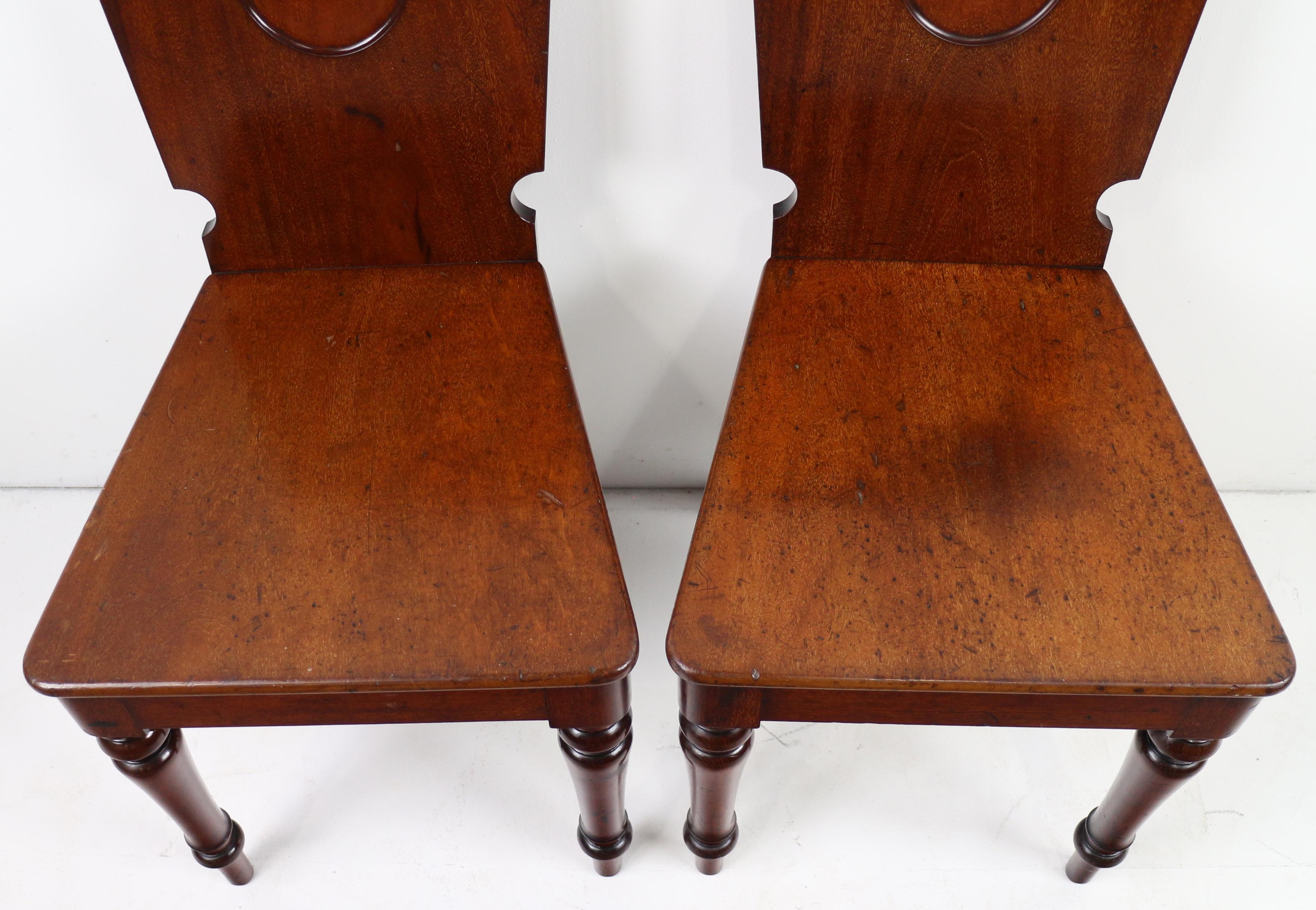 Set di quattro antiche sedie da sala inglesi vittoriane in mogano di Holland & Sons in vendita 8