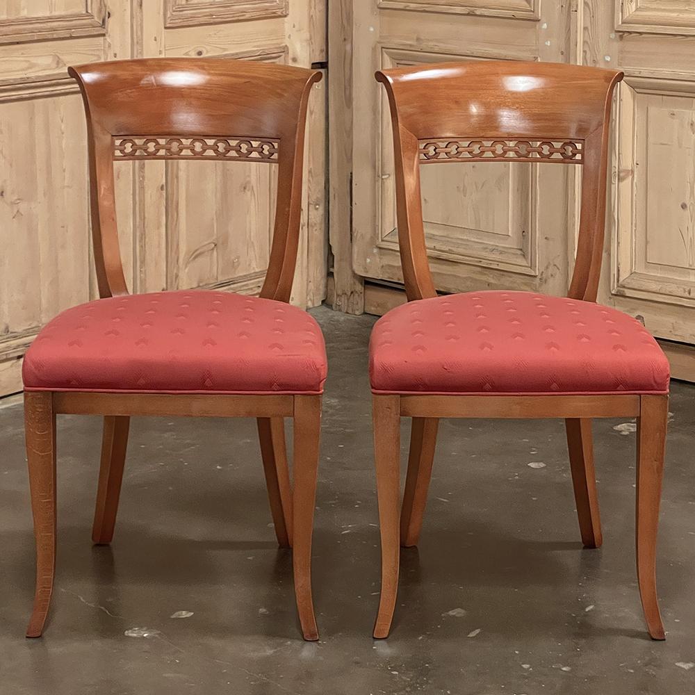 Satz von vier antiken französischen Stühlen im Directoire-Stil aus Ahornholz im Angebot 4