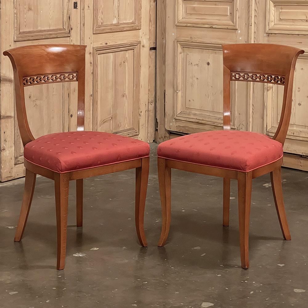 Satz von vier antiken französischen Stühlen im Directoire-Stil aus Ahornholz im Angebot 1