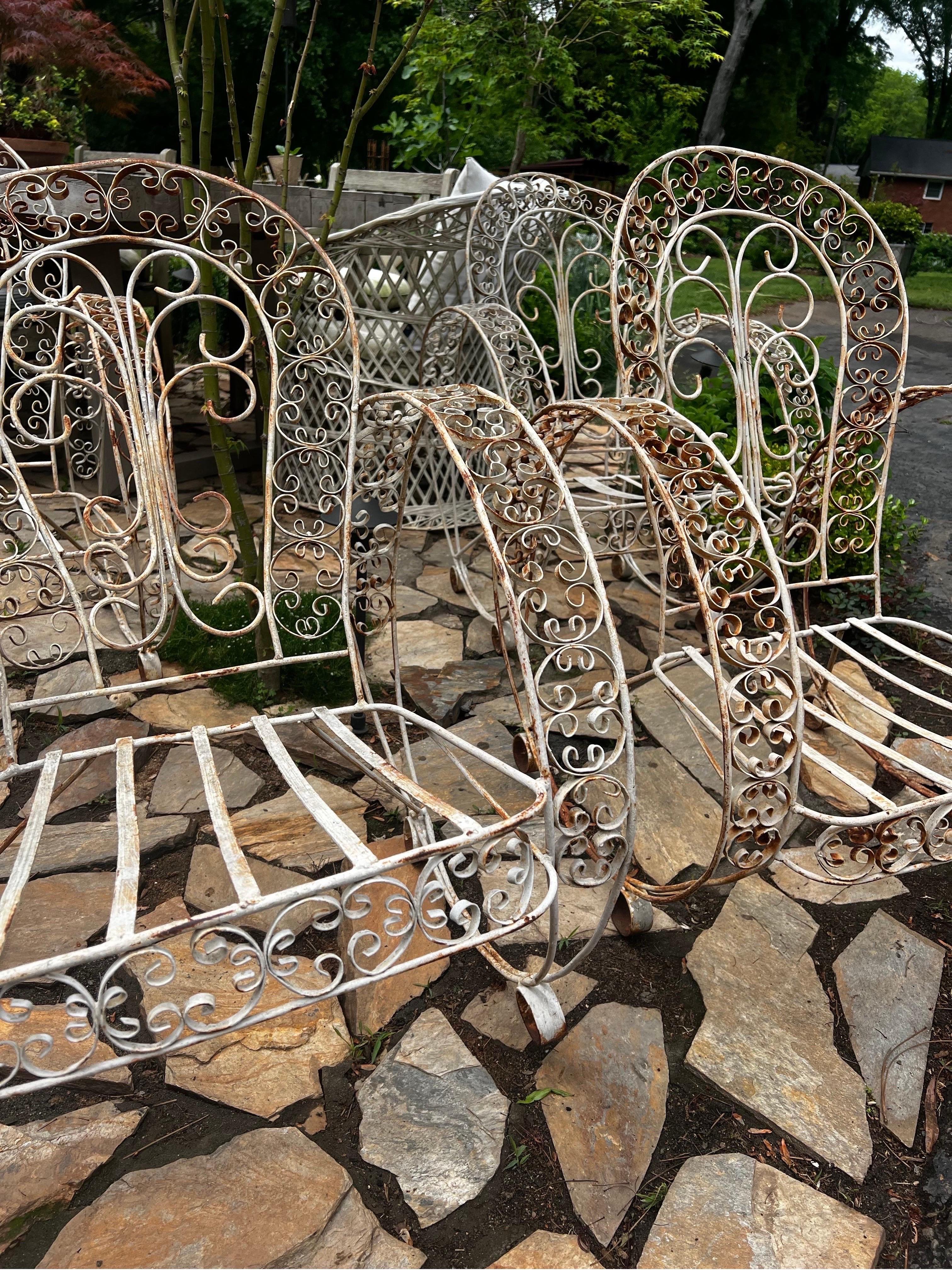 Art nouveau Ensemble de quatre chaises de jardin françaises anciennes en fer forgé  Jean-Charles Moreau en vente