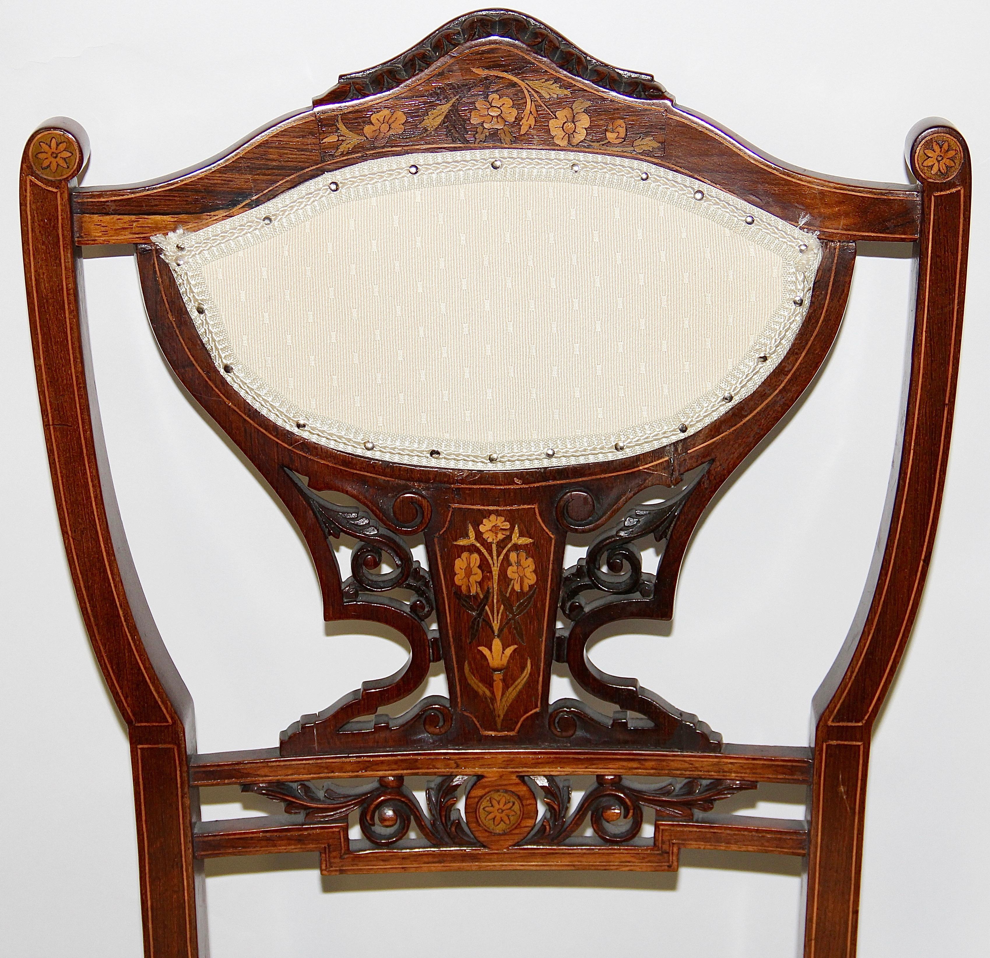 Incrusté Ensemble de quatre chaises d'appoint anciennes incrustées, 19ème siècle en vente