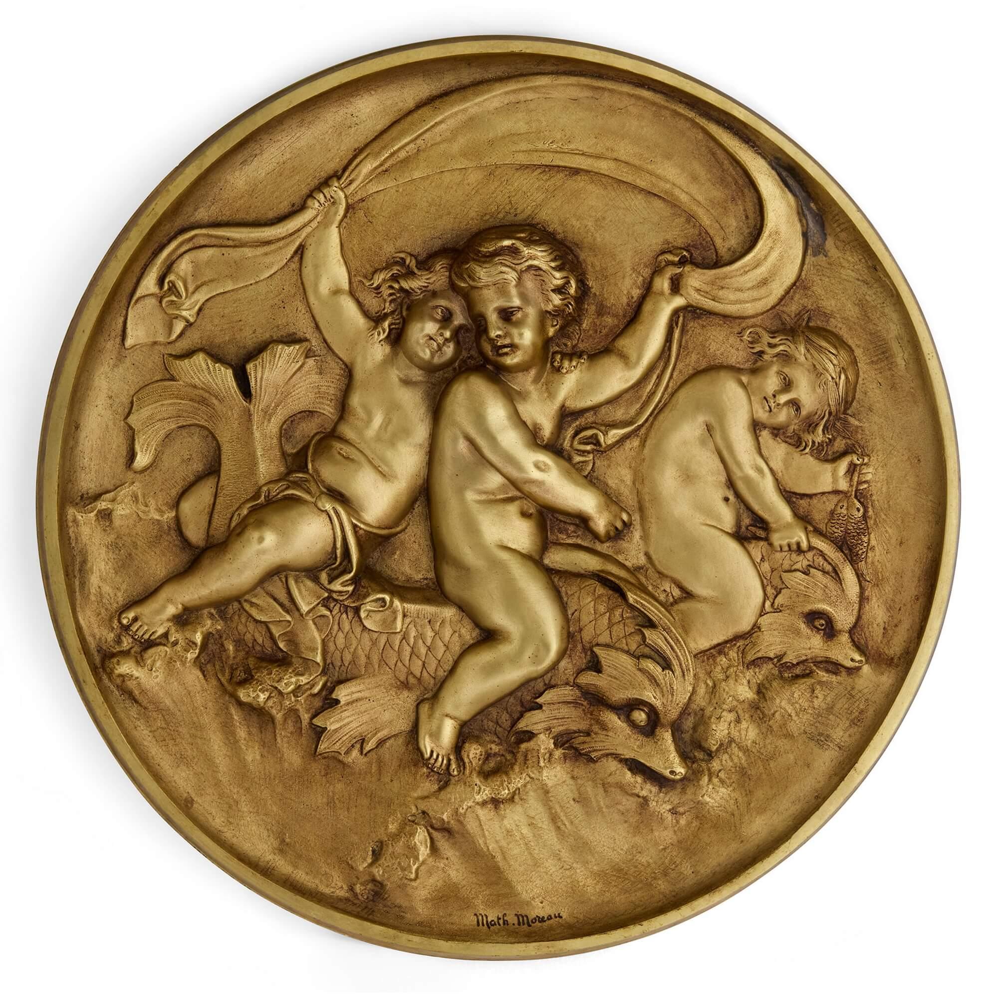 Sculpté Ensemble de quatre rondelles anciennes en bronze doré de Mathurin Moreau  en vente