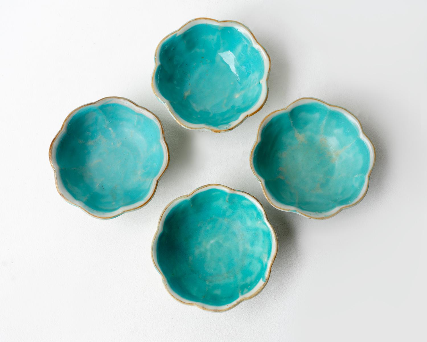 Set Of Four Antique Qing Dynasty Turquoise Glaze Chinese Porcelain  In Good Condition For Sale In Bristol, GB