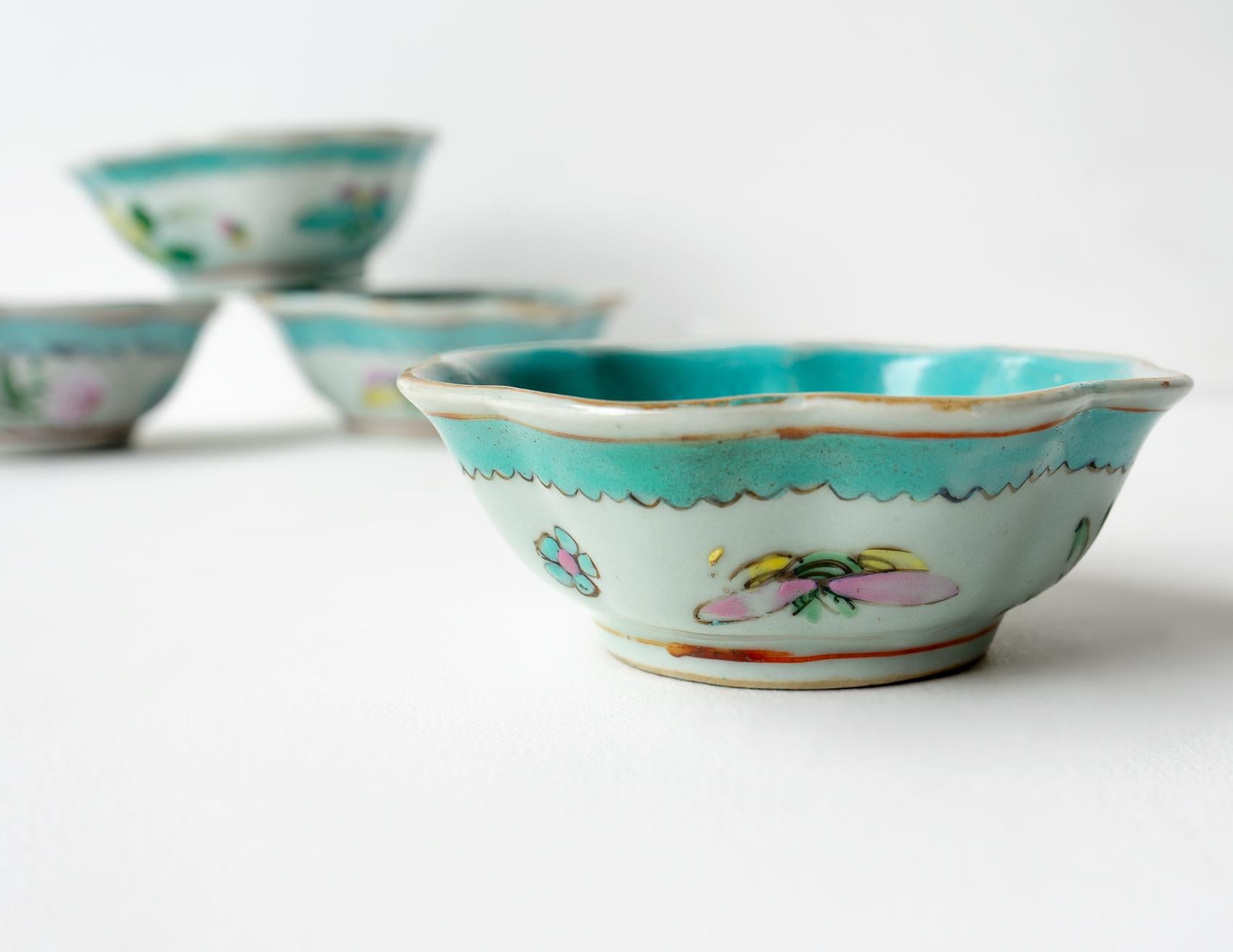 Set Of Four Antique Qing Dynasty Turquoise Glaze Chinese Porcelain  For Sale 1