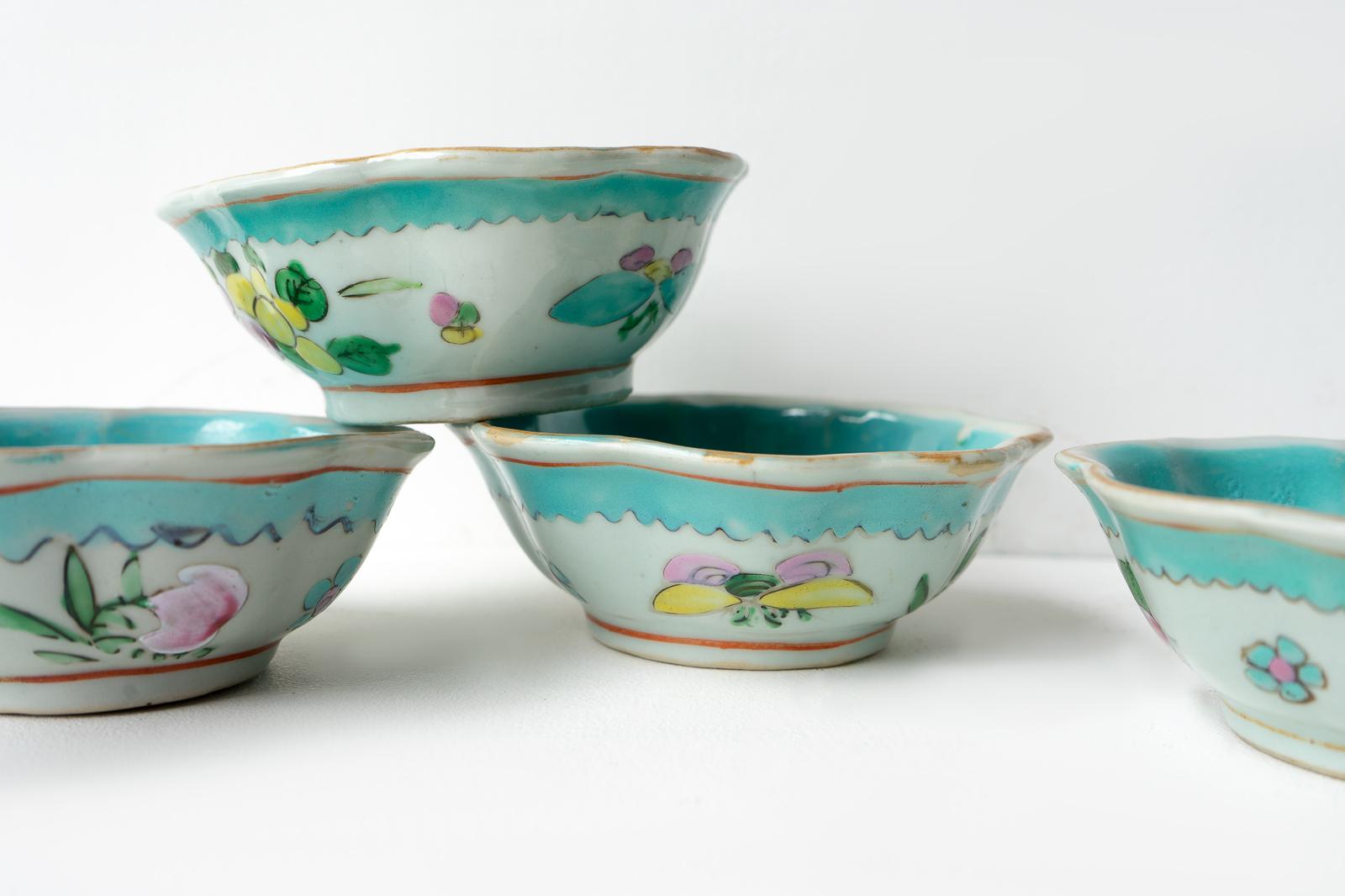 Set Of Four Antique Qing Dynasty Turquoise Glaze Chinese Porcelain  For Sale 2