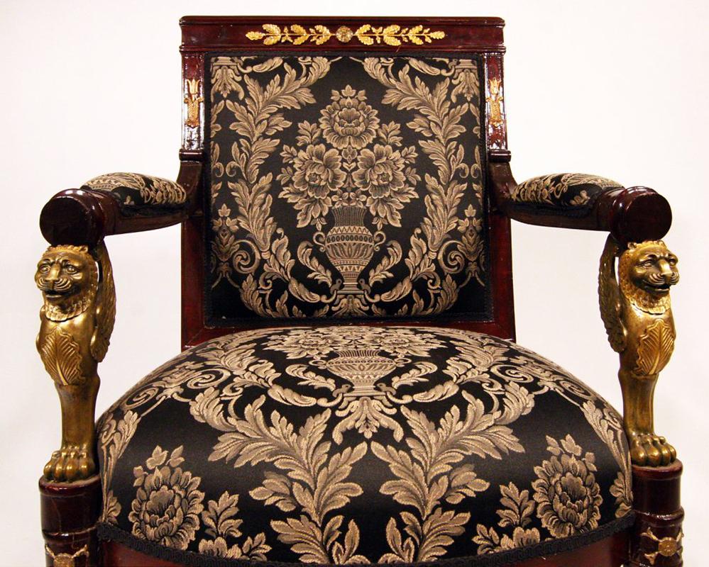 Set of Four Antique Regency Style Throne Armchairs In Excellent Condition For Sale In Van Nuys, CA