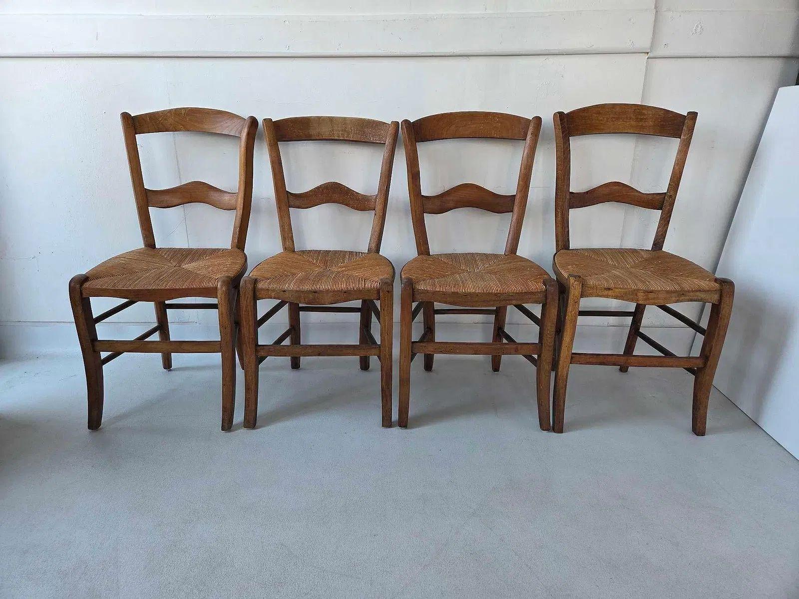 Satz von vier antiken Binsenstühlen mit Leiterlehne, 19. Jahrhundert (Französische Provence) im Angebot
