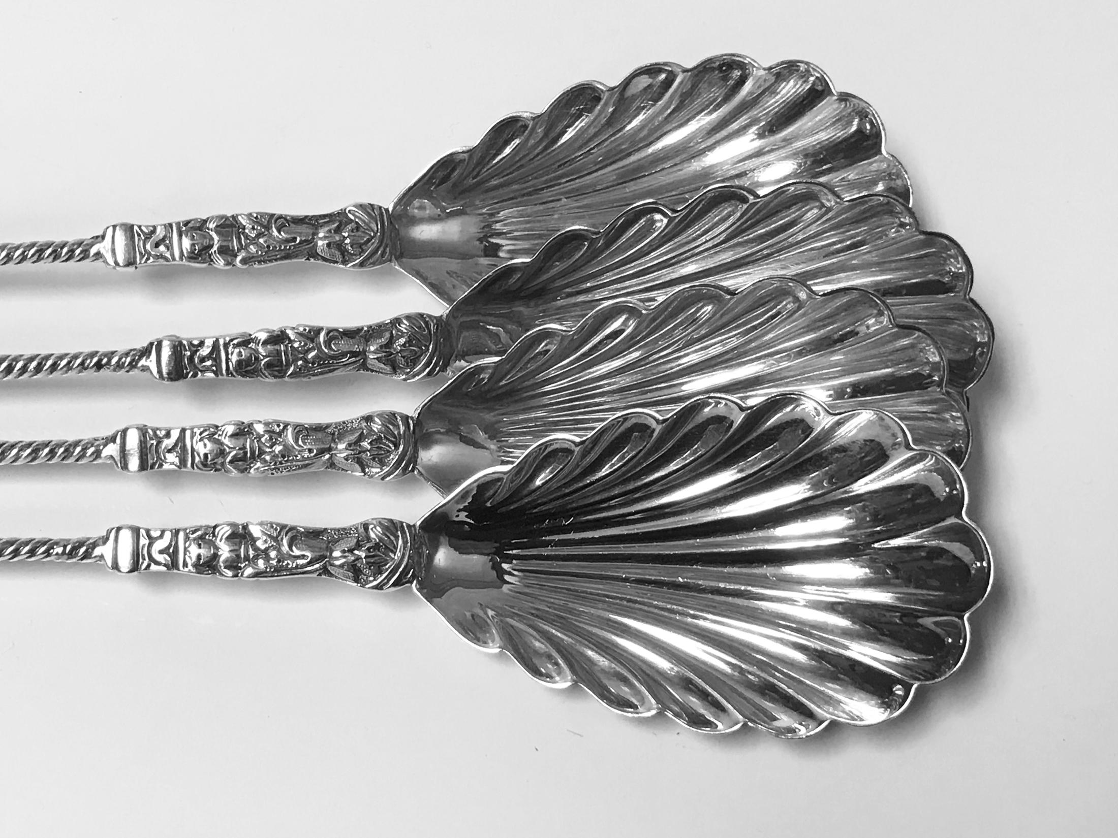 Set of Four Antique Silver Apostle Spoons Edward Hutton London, 1888 In Good Condition In Toronto, Ontario