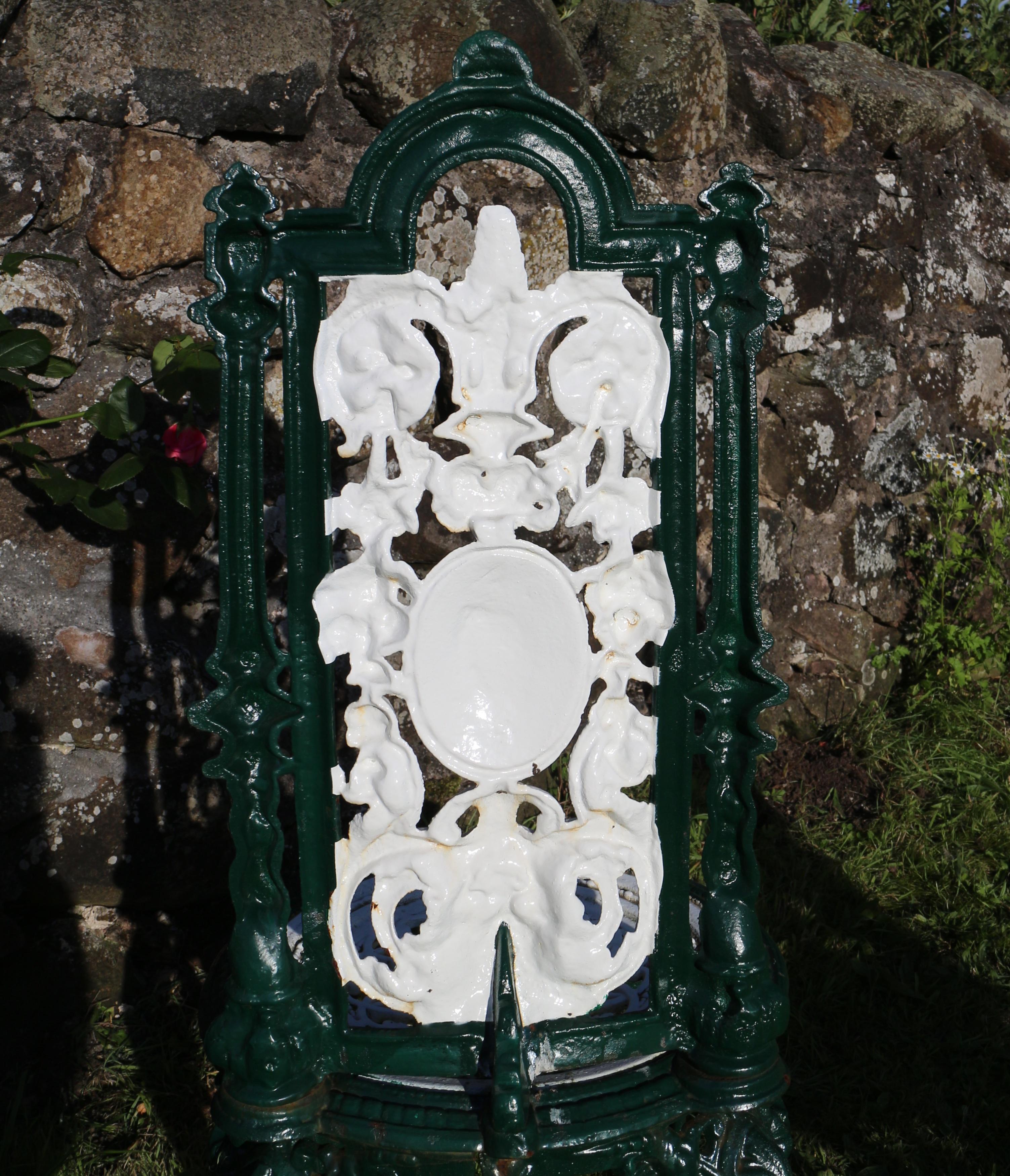 Set of four Antique Victorian Cast Iron Garden or Conservatory Chairs For Sale 14