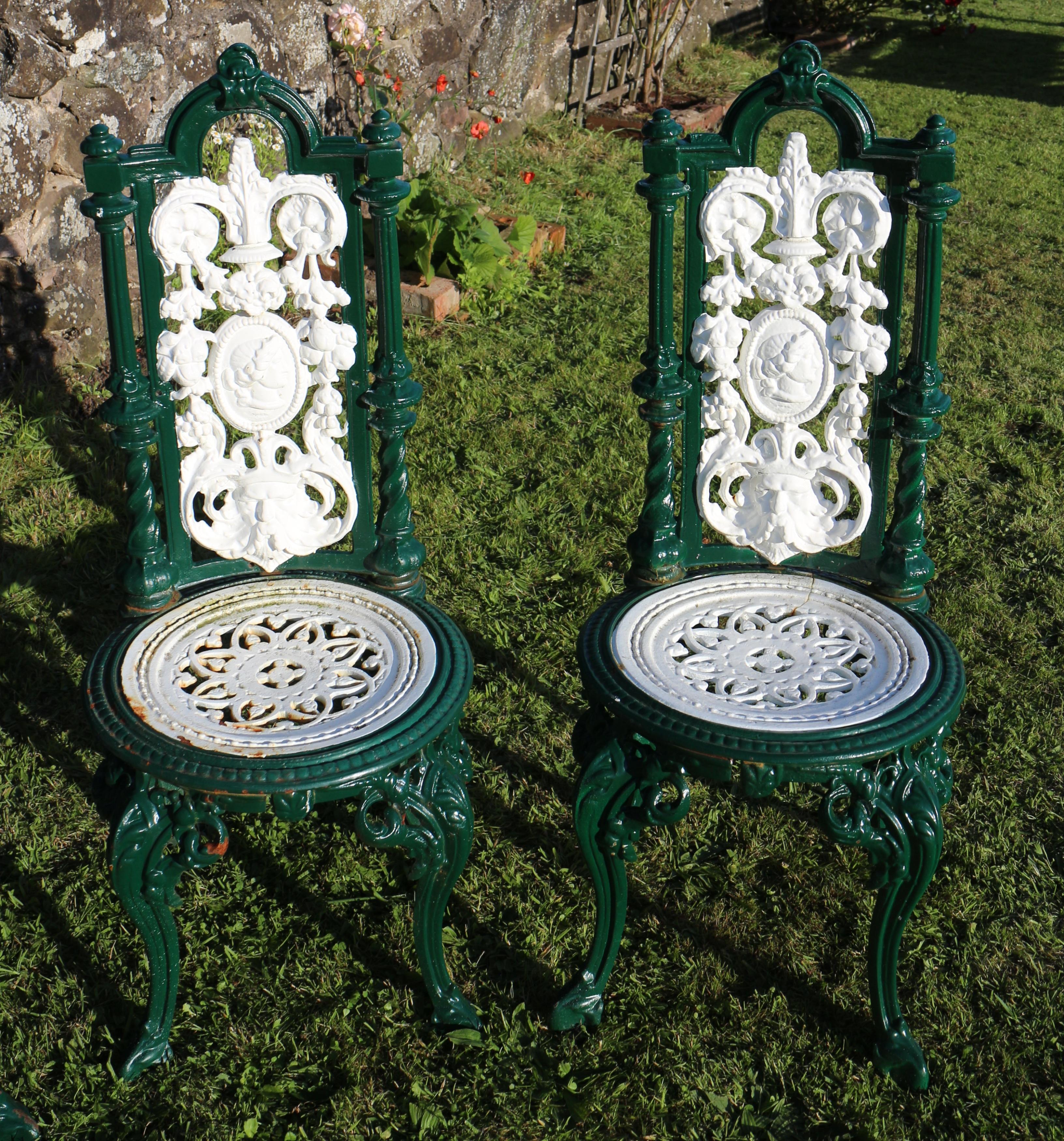 Set of four Antique Victorian Cast Iron Garden or Conservatory Chairs For Sale 3