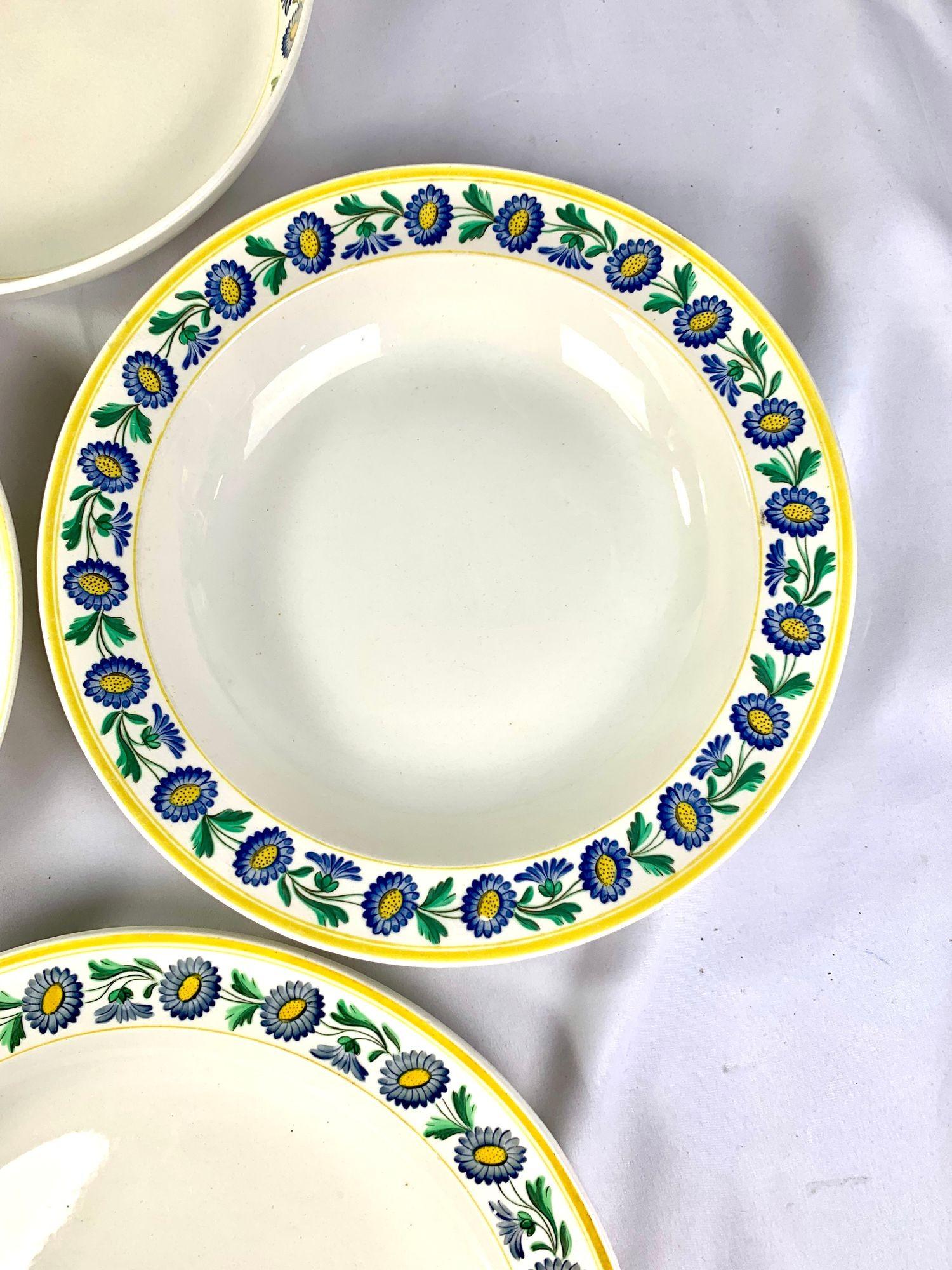 Satz von vier antiken Wedgwood Perlengeschirren mit Gänseblümchen England CIRCA 1830 (Mittleres 19. Jahrhundert) im Angebot