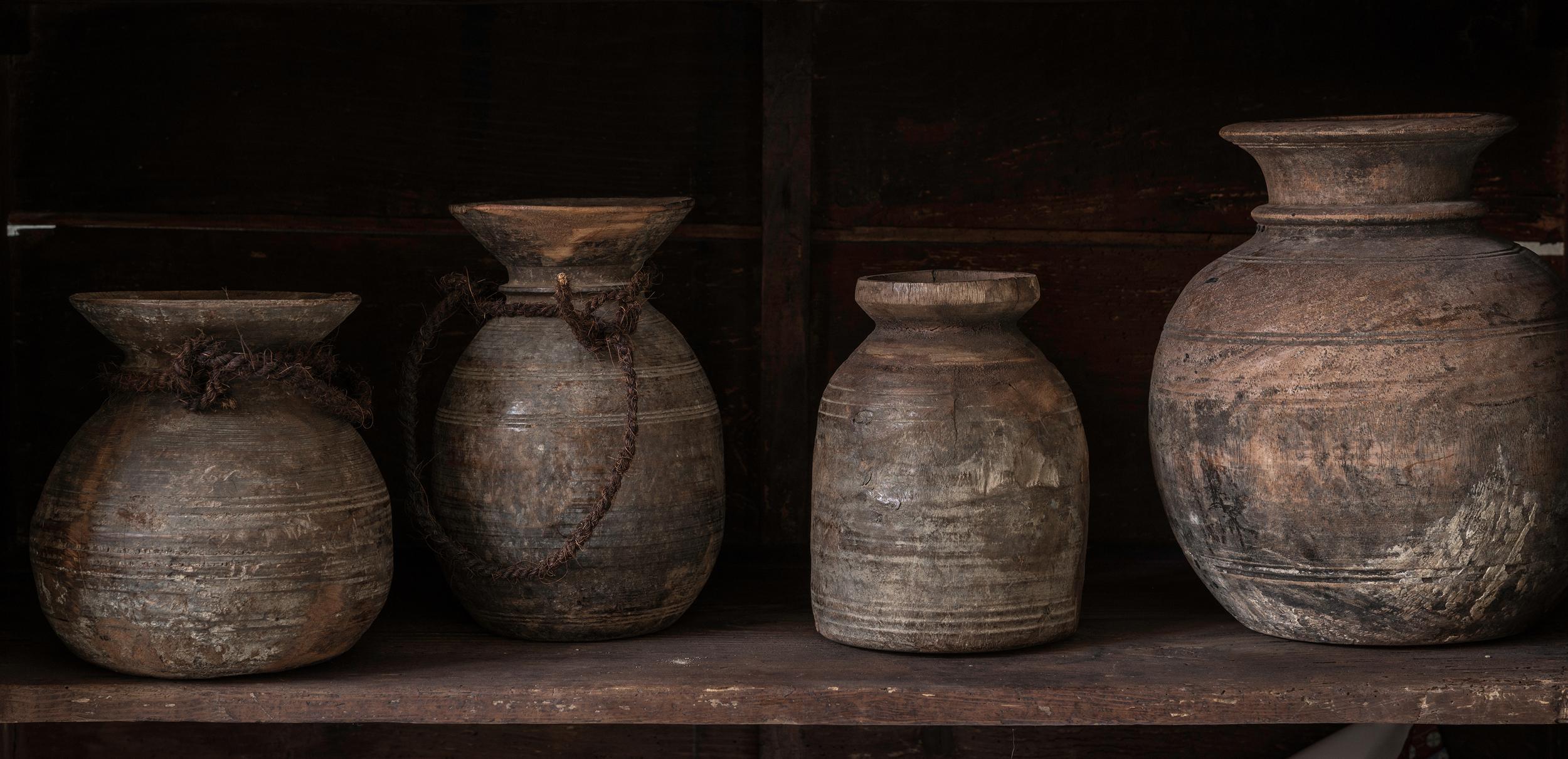Set of Four Antique Wooden Tibetian Pots In Good Condition For Sale In Jesteburg, DE