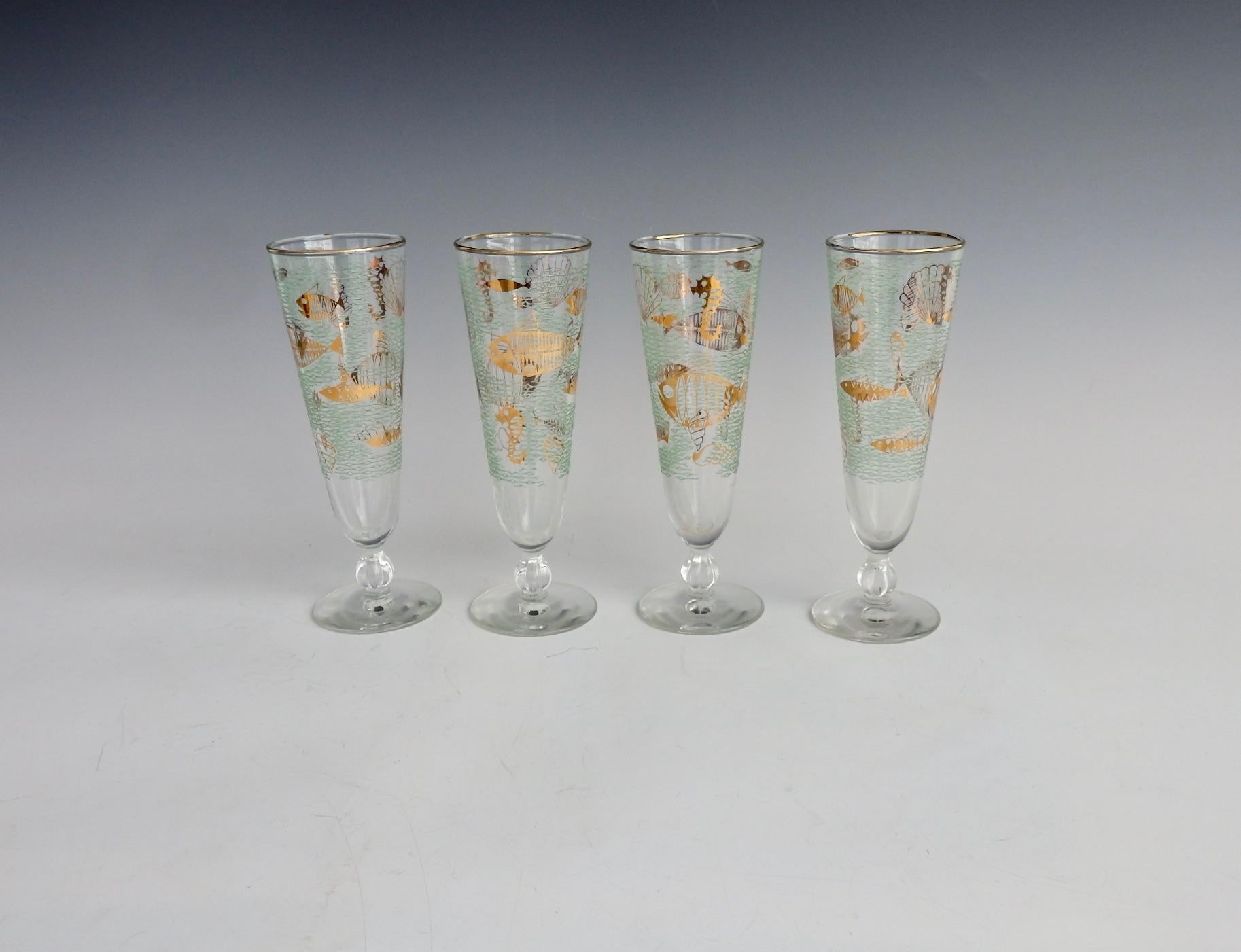 Juego de cuatro vasos de cerveza Aqua Gold con tema acuático de peces y caballitos de mar Estadounidense en venta