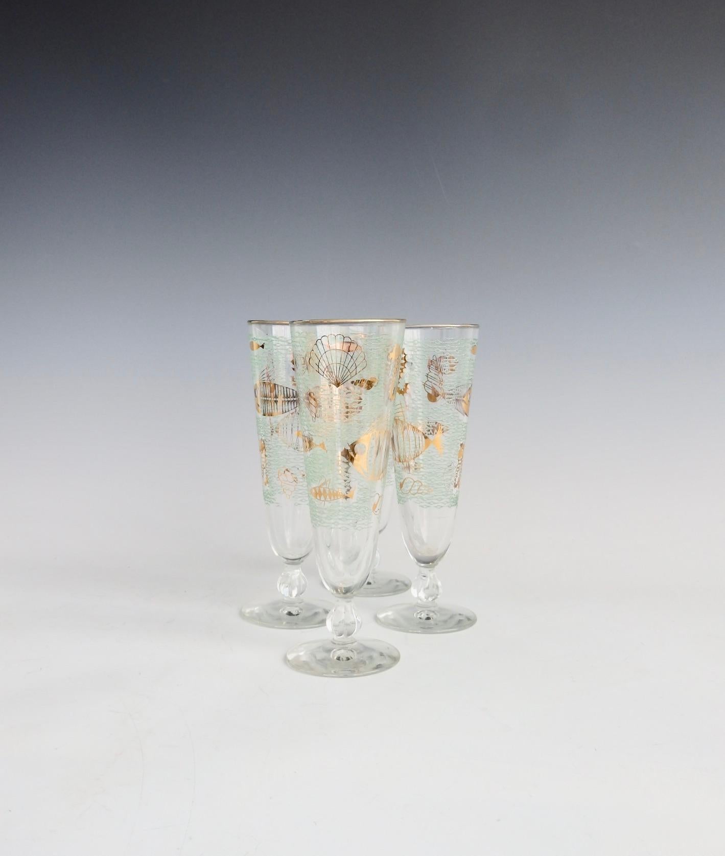 Set of Four Aquatic Theme Fish and Seahorse Aqua Gold Pilsner Glasses In Good Condition For Sale In Ferndale, MI