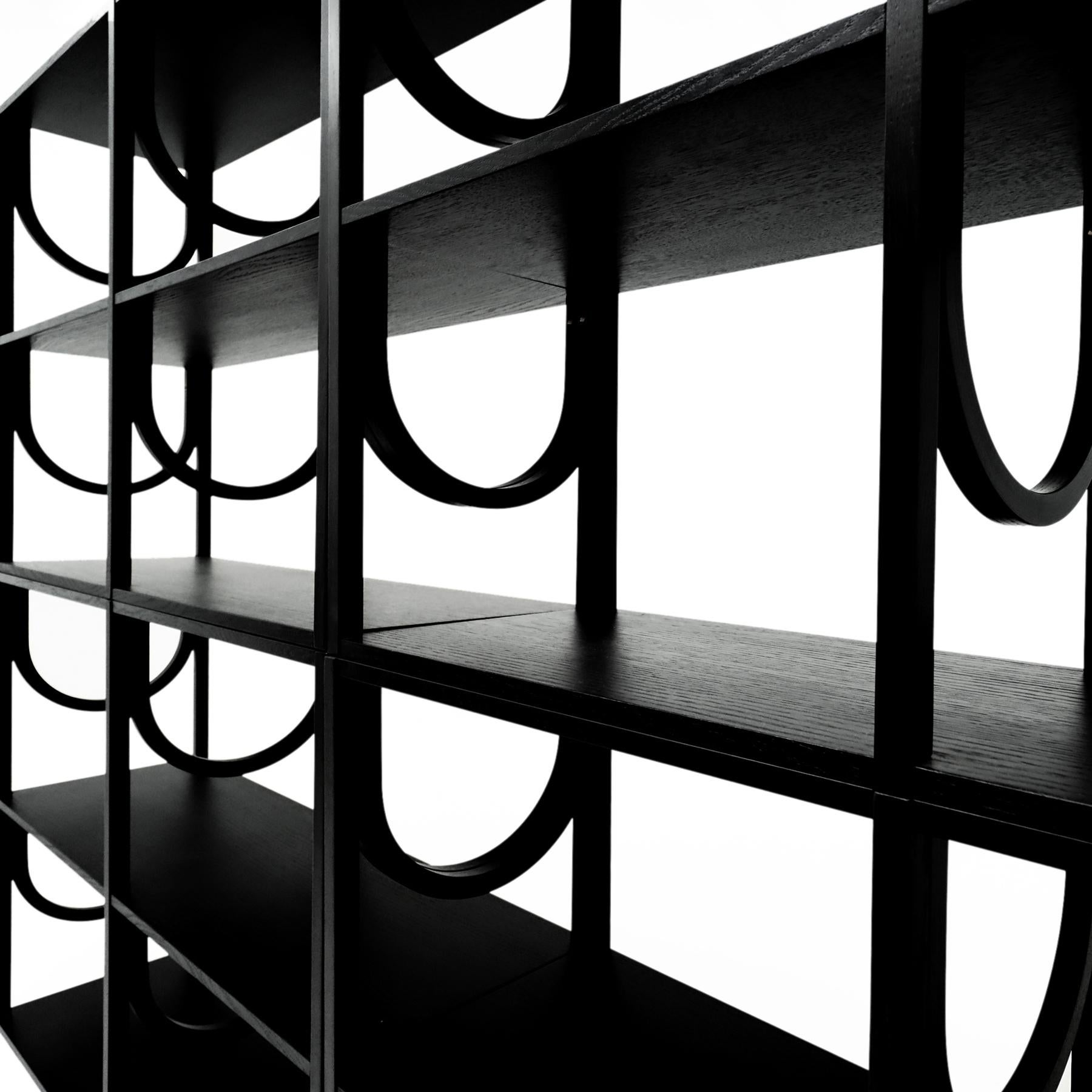Ensemble de quatre étagères modulaires en bois courbé en chêne massif Oak, par Note Studio 4