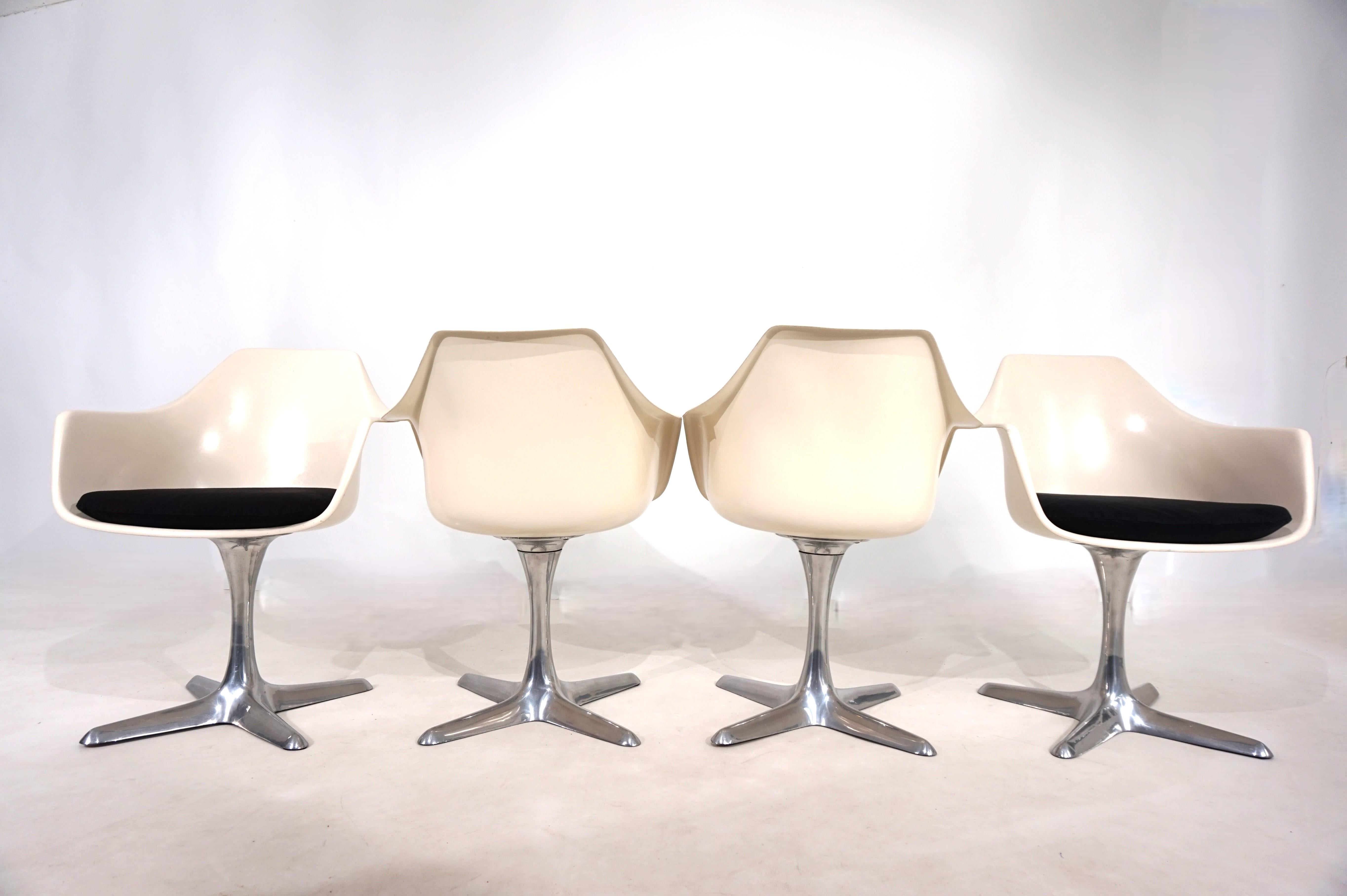 Milieu du XXe siècle Set of four Arkana 116 dining chairs by Maurice Burke, 1960 en vente