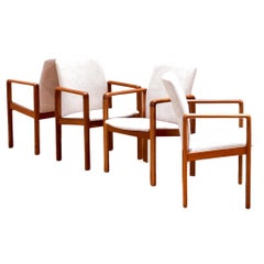 Conjunto de cuatro sillones de Dyrlund en teca