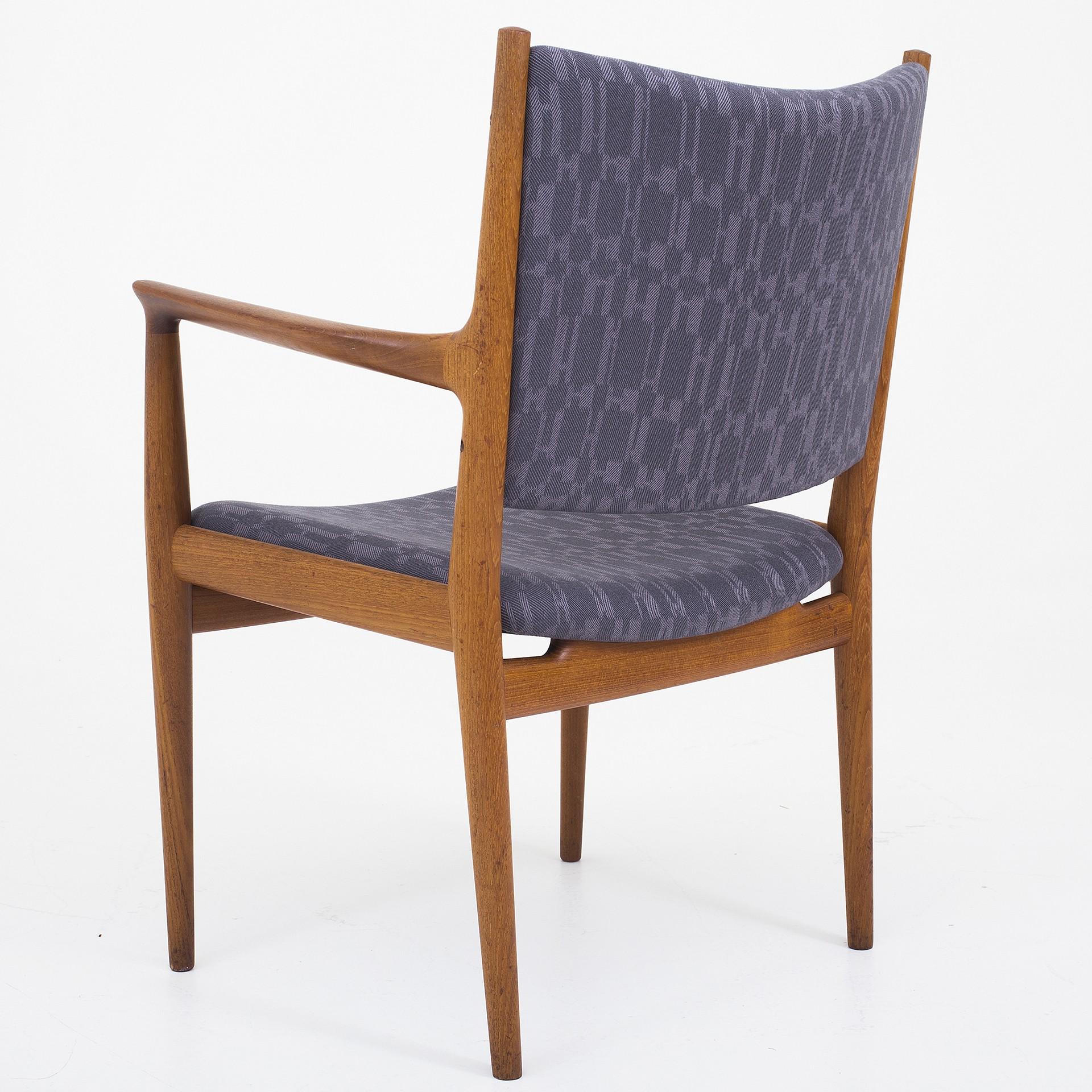 Scandinave moderne Ensemble de quatre fauteuils de Hans J. Wegner en vente