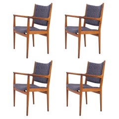 Ensemble de quatre fauteuils de Hans J. Wegner