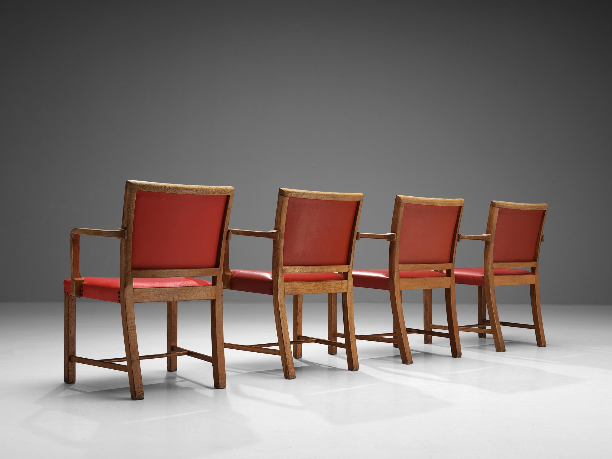 Mid-Century Modern Set of Four Armchairs in Oak and Red Leatherette For Sale