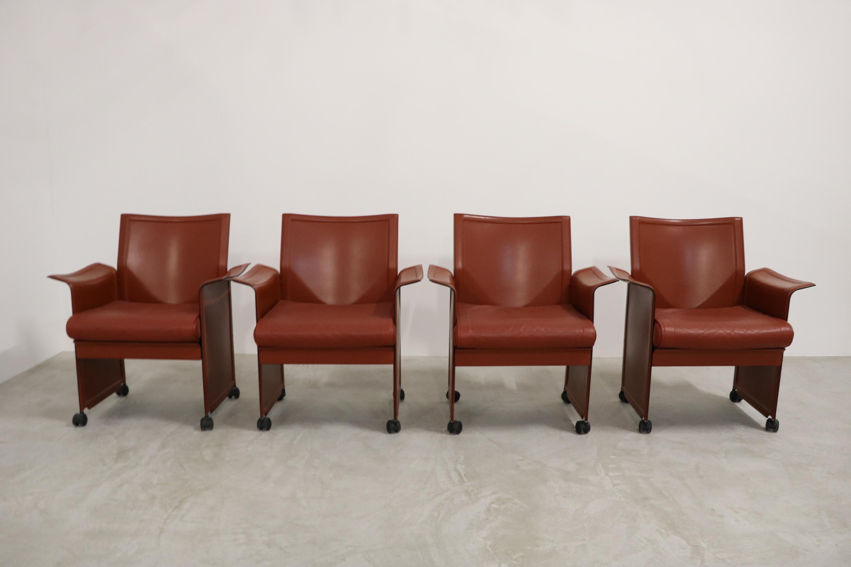Tito Agnoli armchairs 'Korium' with a 'Metron' table by Matteo Grassi In Good Condition For Sale In Köln, NRW