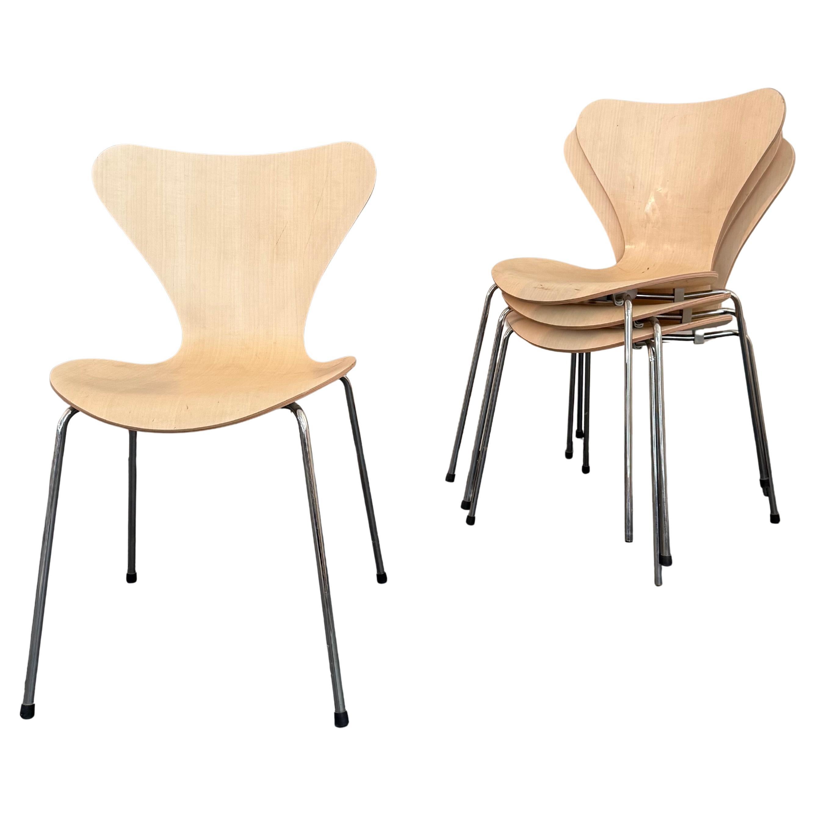 Ensemble de quatre chaises Arne Jacobsen en érable de la série 7 pour Fritz Hansen Model No. 3107 en vente