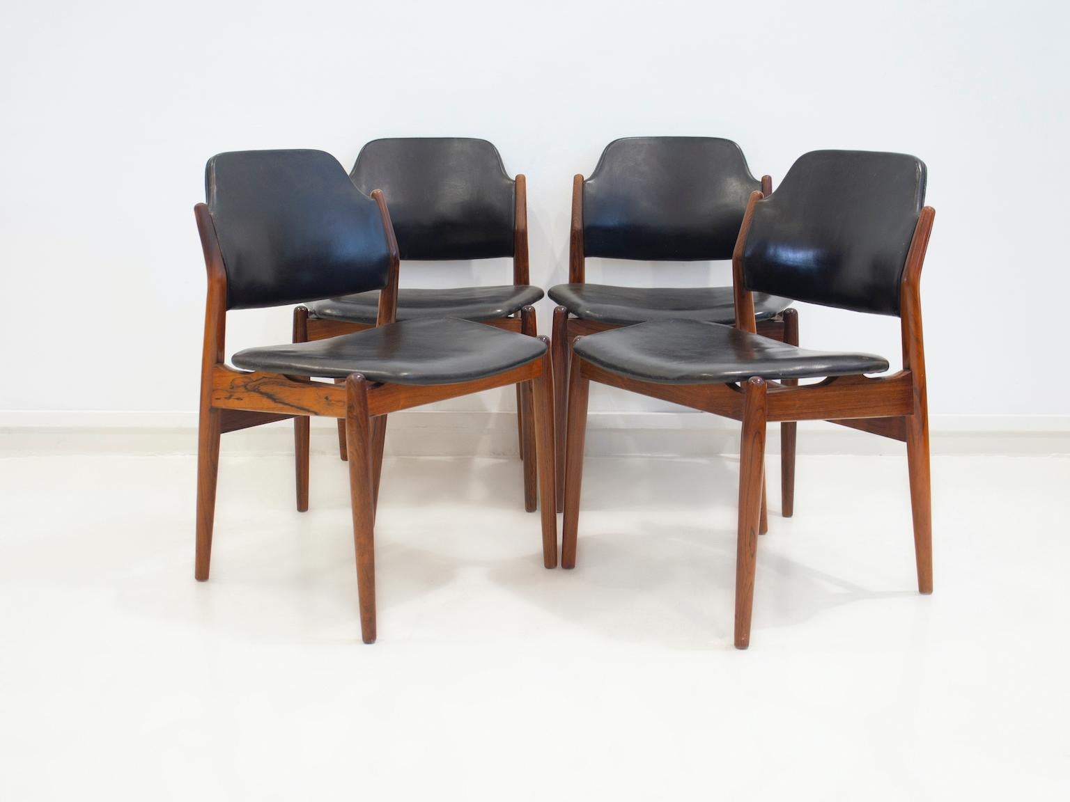 Mid-Century Modern Set of Four Arne Vodder Hardwood and Black Leather Chairs
