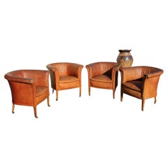 Satz von vier Art Deco Barrel Club Chairs