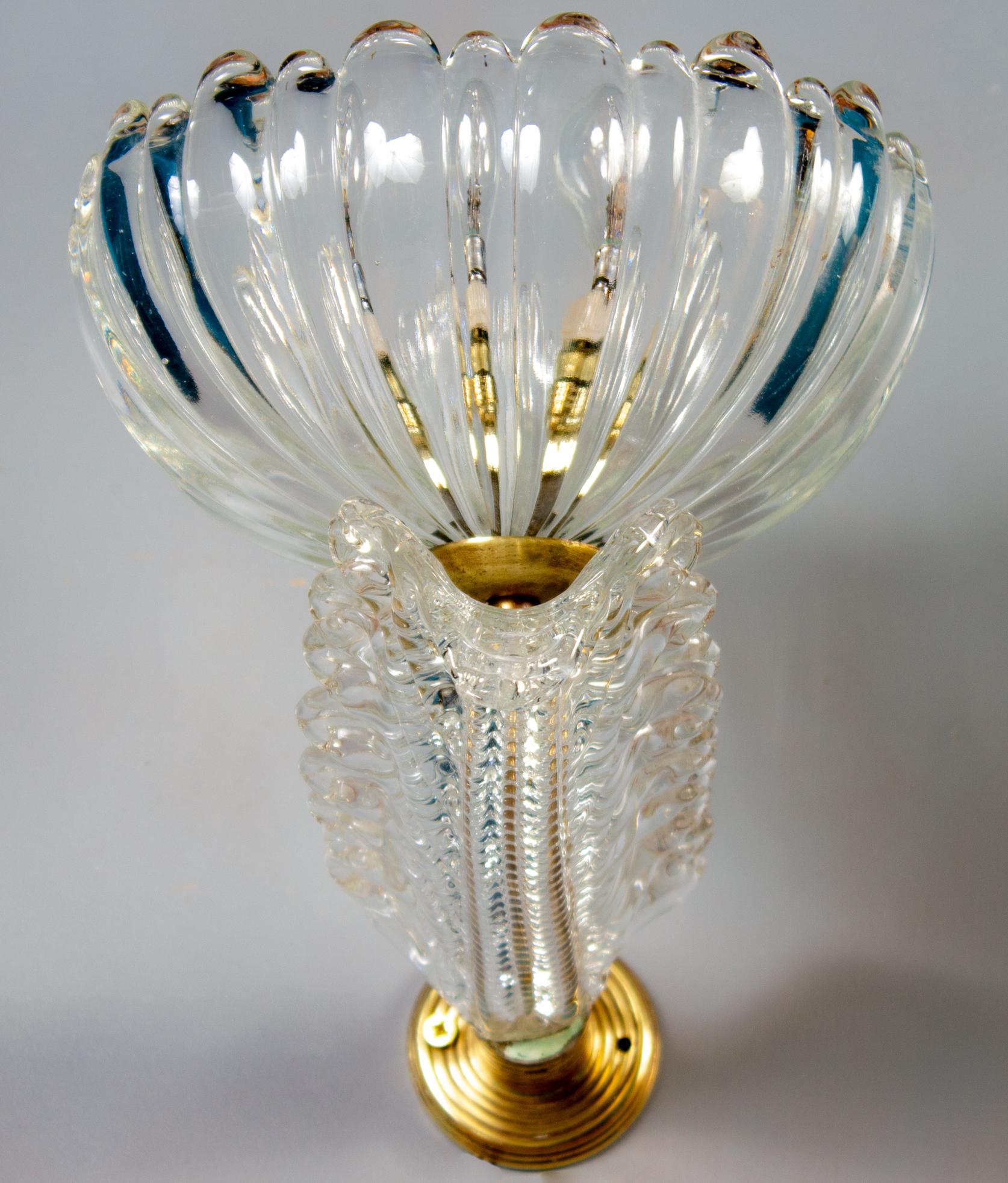 Pair of  Barovier Art Deco brass mounted Murano glass sconces or wall lights wit a precious hand blown Murano glass cup.

Each with 1 E 14 light bulb.