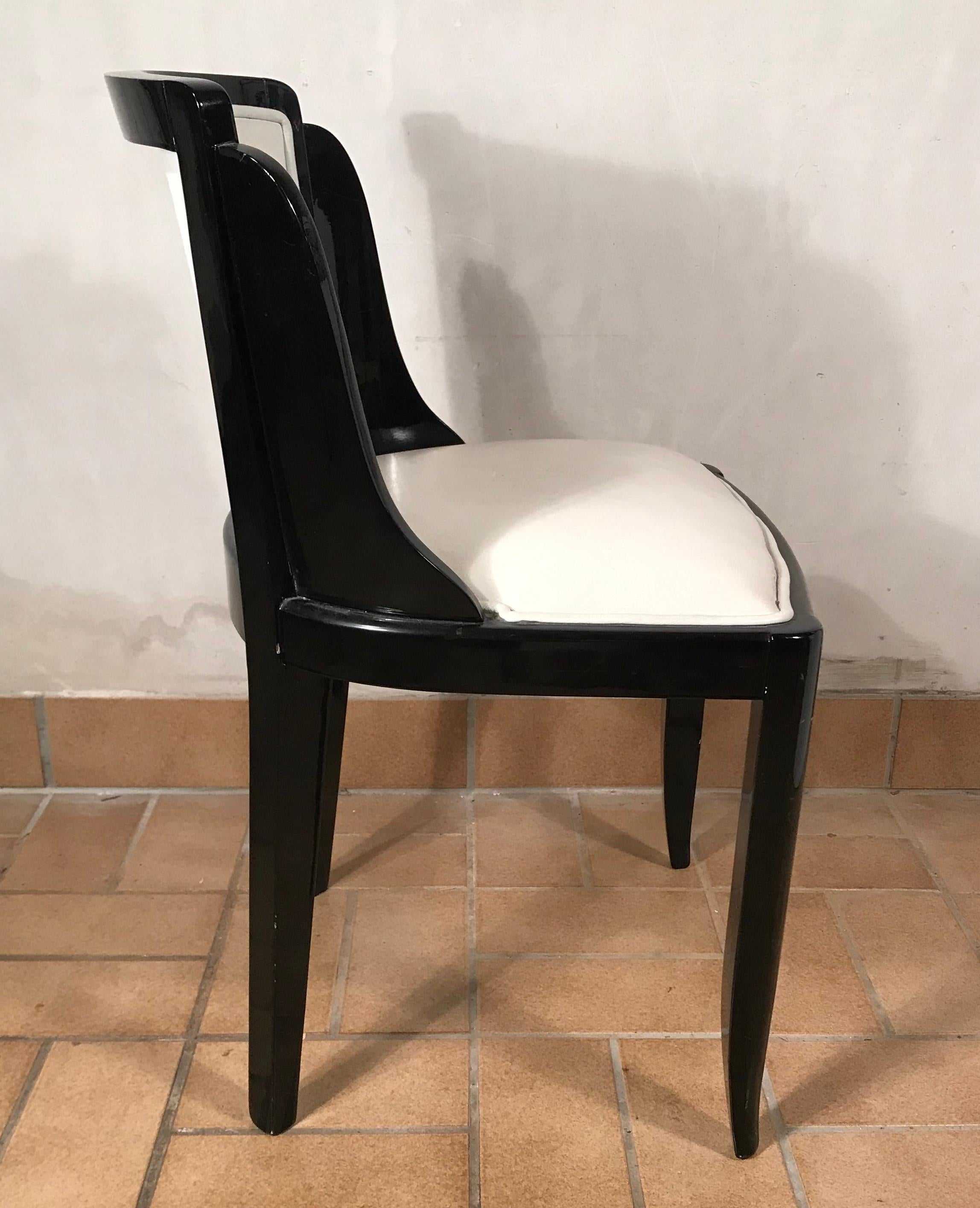 Set of Four Art Deco Chairs, France 20th century, Wood with Black Lacquer Finish In Good Condition In Belmont, MA