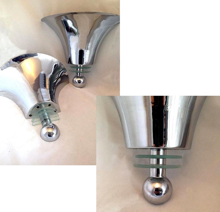 Set of Four Art Deco Chrome & Glass Trumpet Sconce Wall Lights For Sale 8