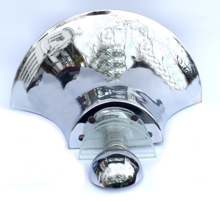 Set of Four Art Deco Chrome & Glass Trumpet Sconce Wall Lights In Good Condition For Sale In Devon, England
