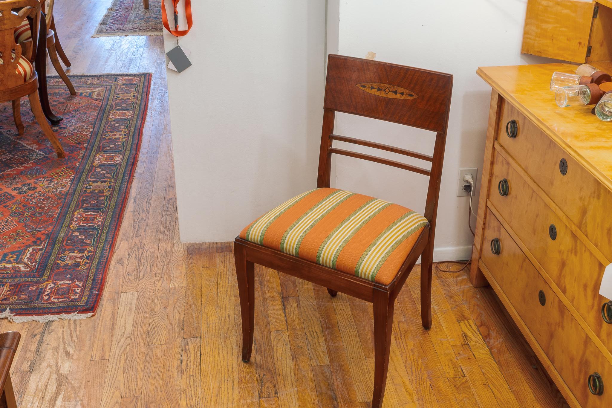 Ensemble de quatre chaises d'appoint Art déco en vente 4