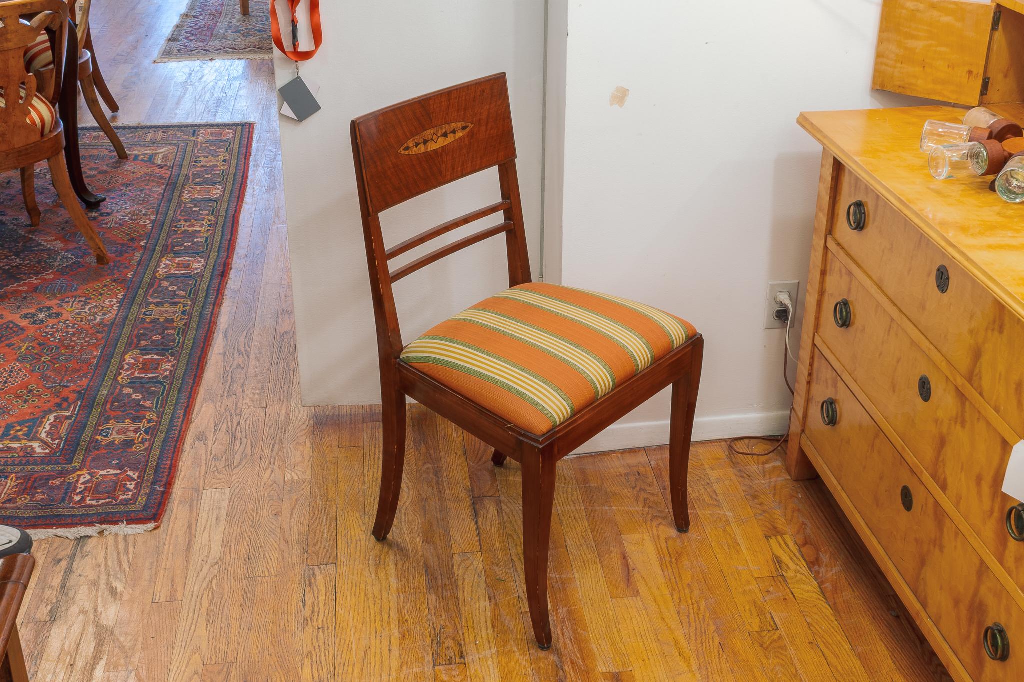 Ensemble de quatre chaises d'appoint Art déco en vente 1
