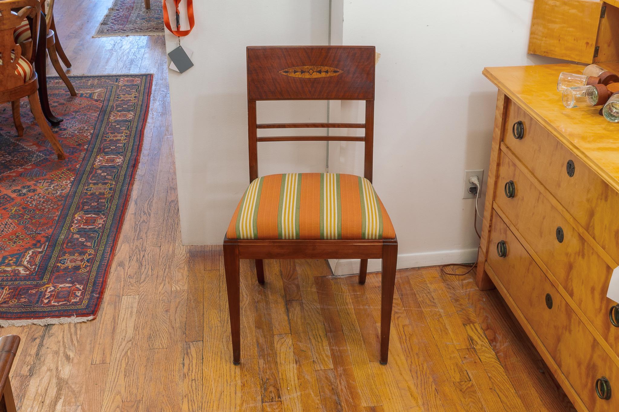 Ensemble de quatre chaises d'appoint Art déco en vente 2