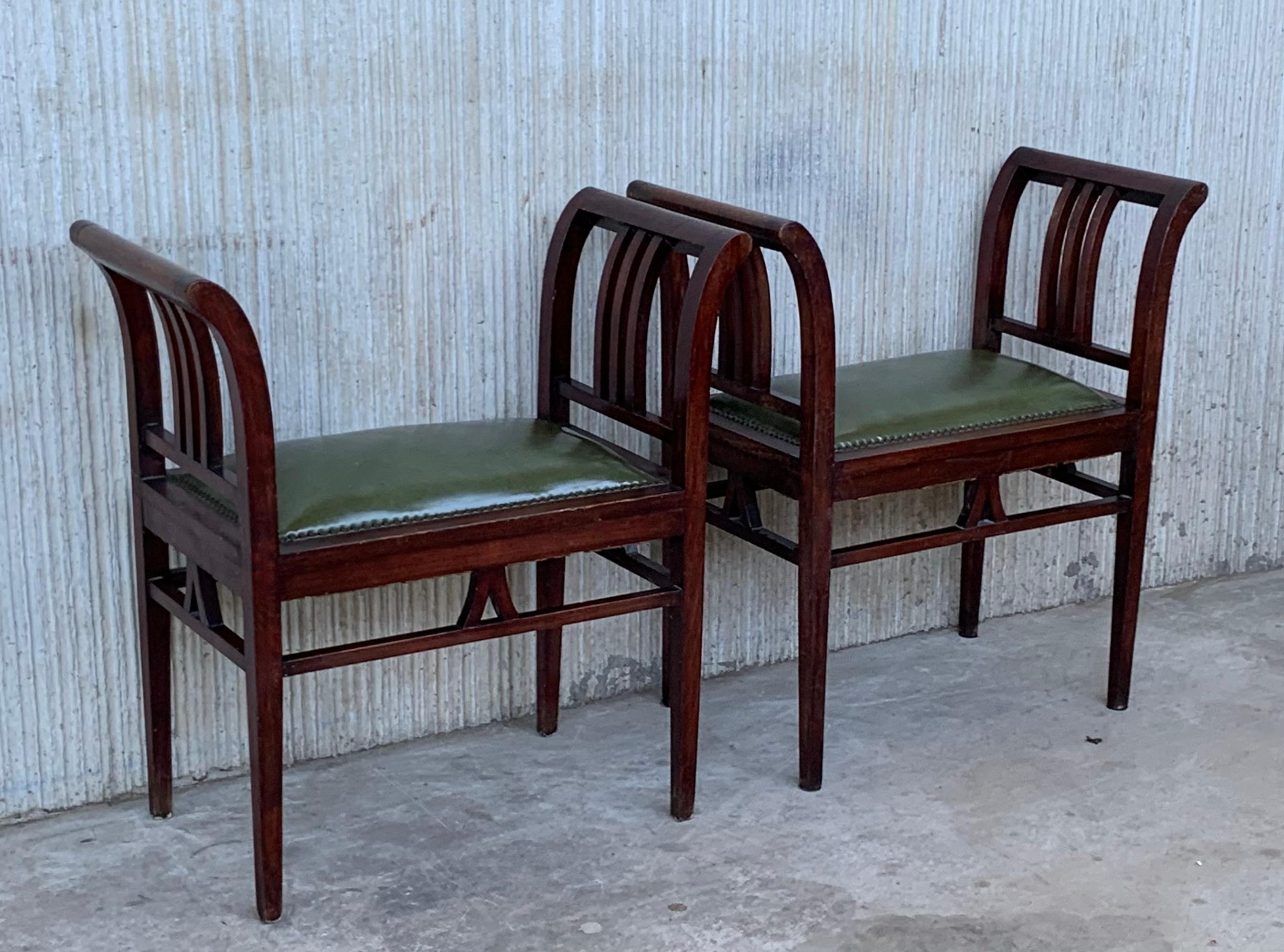 Set of Four Art Deco Stools in Walnut with Arms and Seat Leather In Good Condition For Sale In Miami, FL