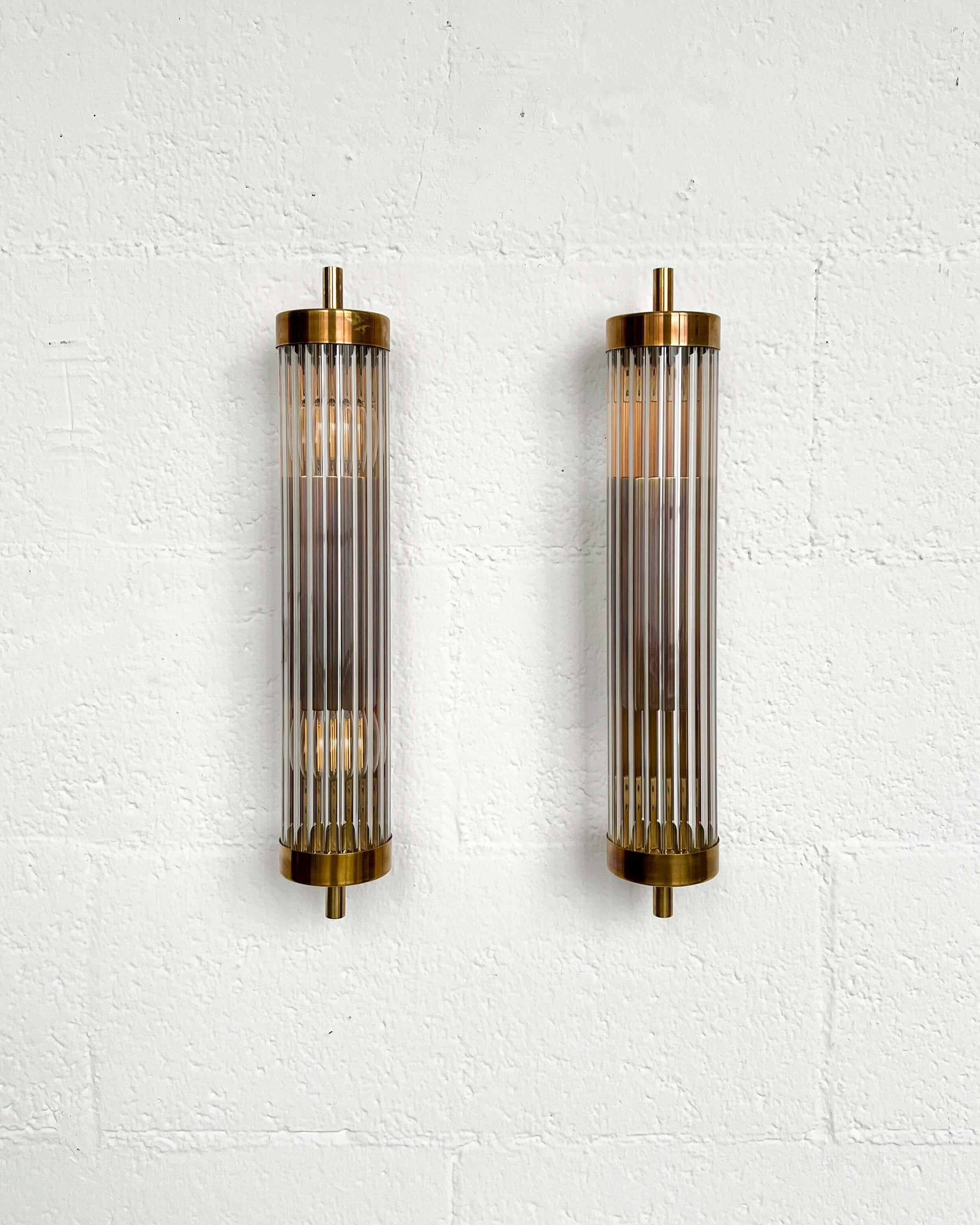 Set of Four Art Deco Wall Sconces in Brass and Fluted Glass, Chic Lighting For Sale 3