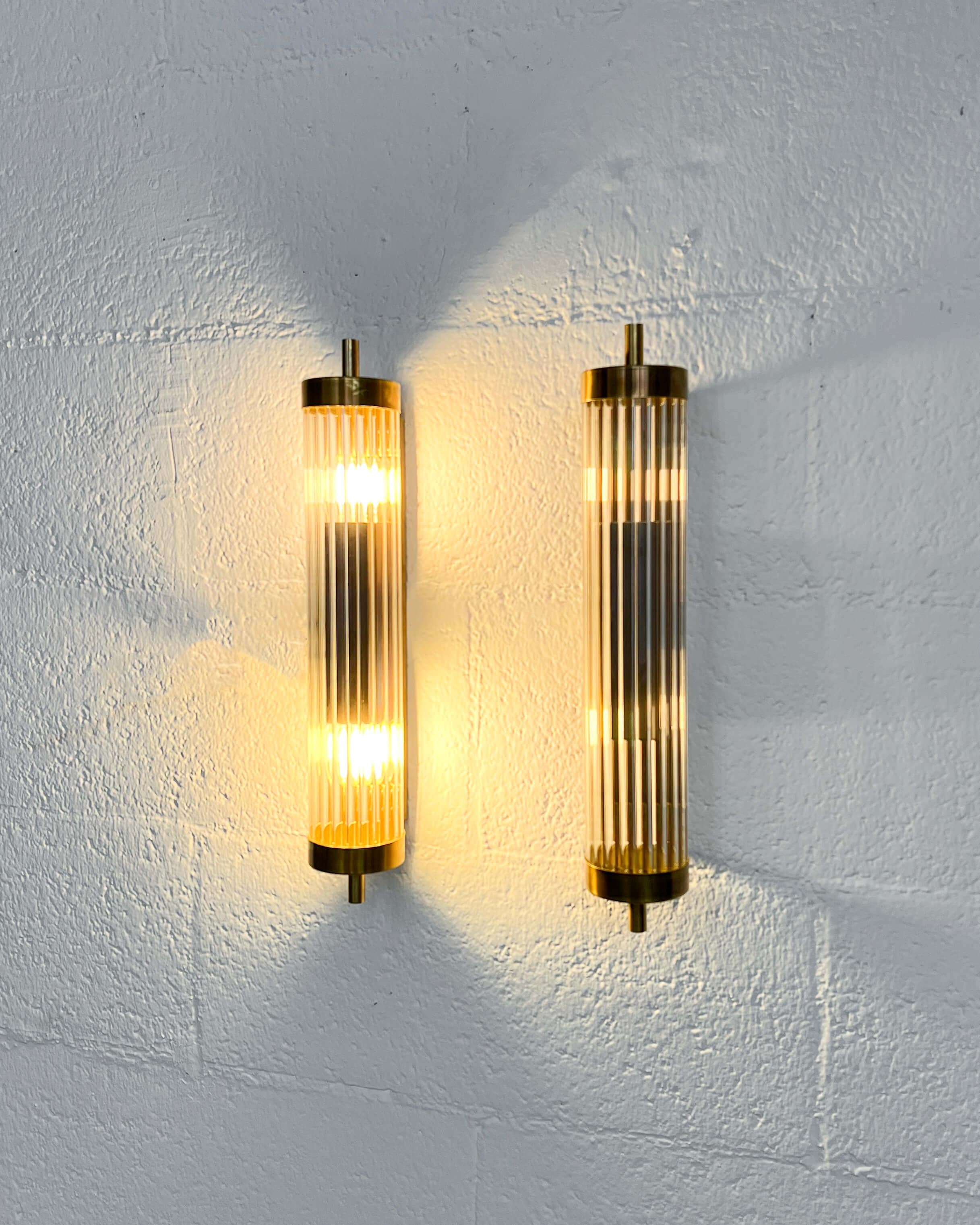 Set of Four Art Deco Wall Sconces in Brass and Fluted Glass, Chic Lighting For Sale 4