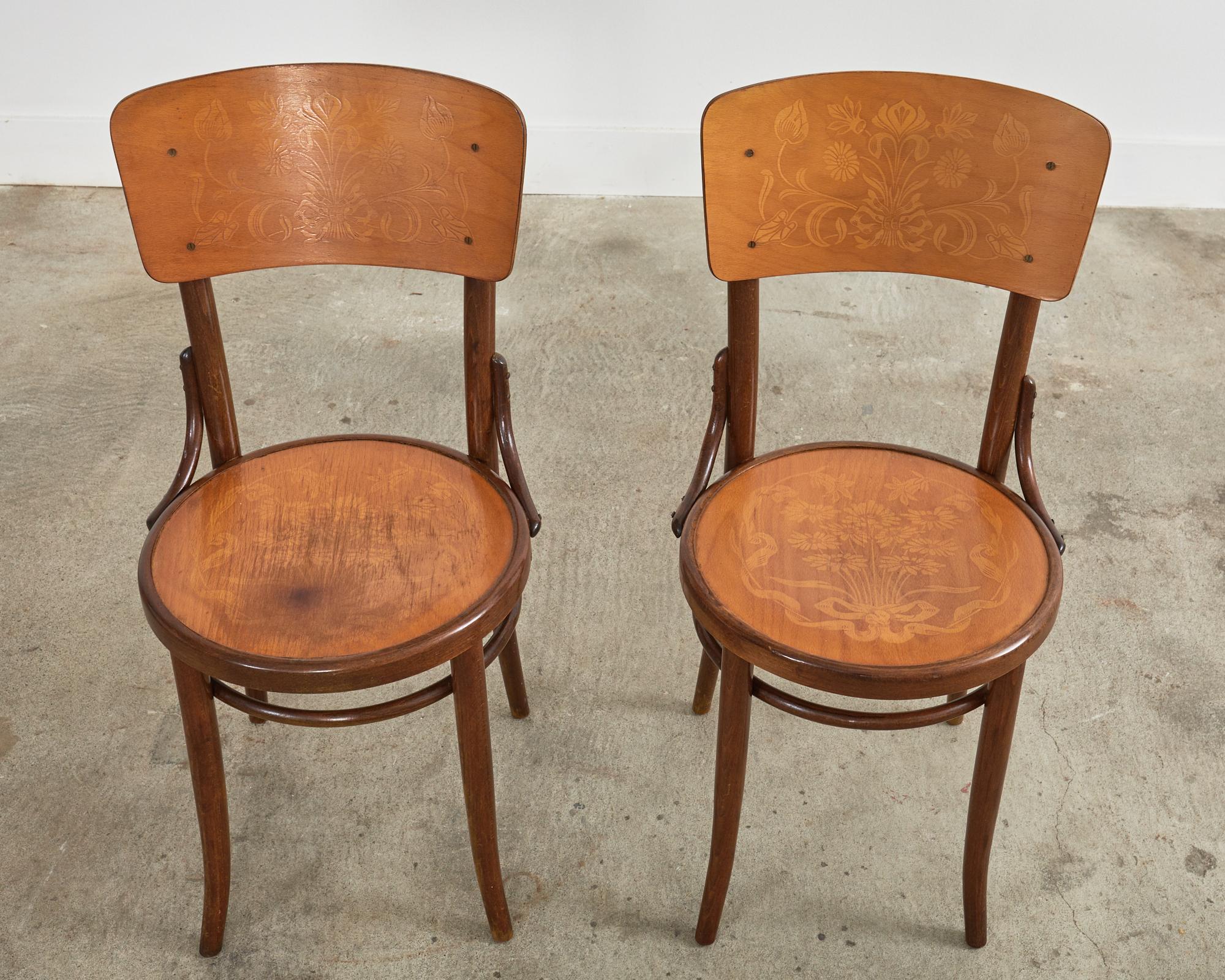 Satz von vier Art Nouveau Bugholz Cafe Bistro Stühlen im Angebot 7
