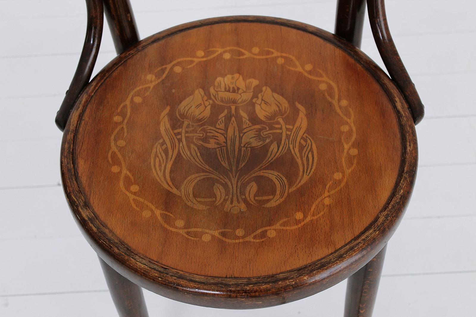 Set of Four Art Nouveau Bentwood Chairs by Thonet Mundus 1