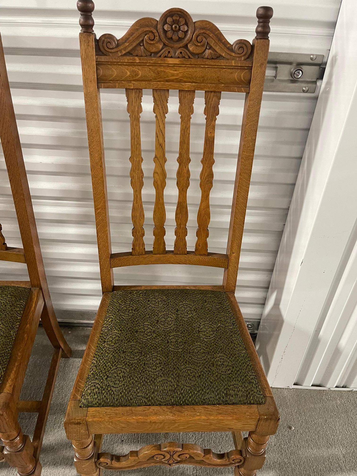 Juego de cuatro sillas de comedor Arts & Craft de roble con respaldos de celosía, finales del siglo XIX en Bueno estado para la venta en Savannah, GA