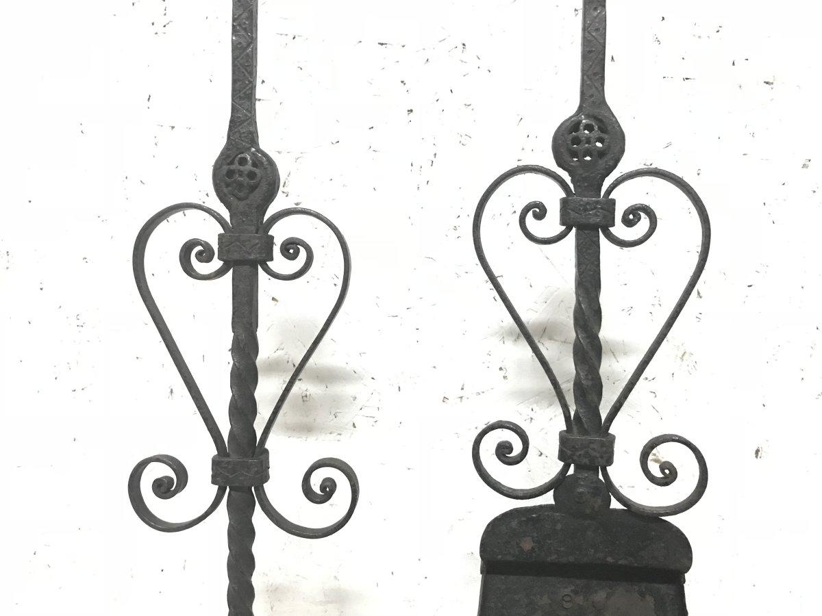 Set of Four Arts & Crafts Hand-Forged Iron Fire Utensils on a Matching Stand In Good Condition In London, GB