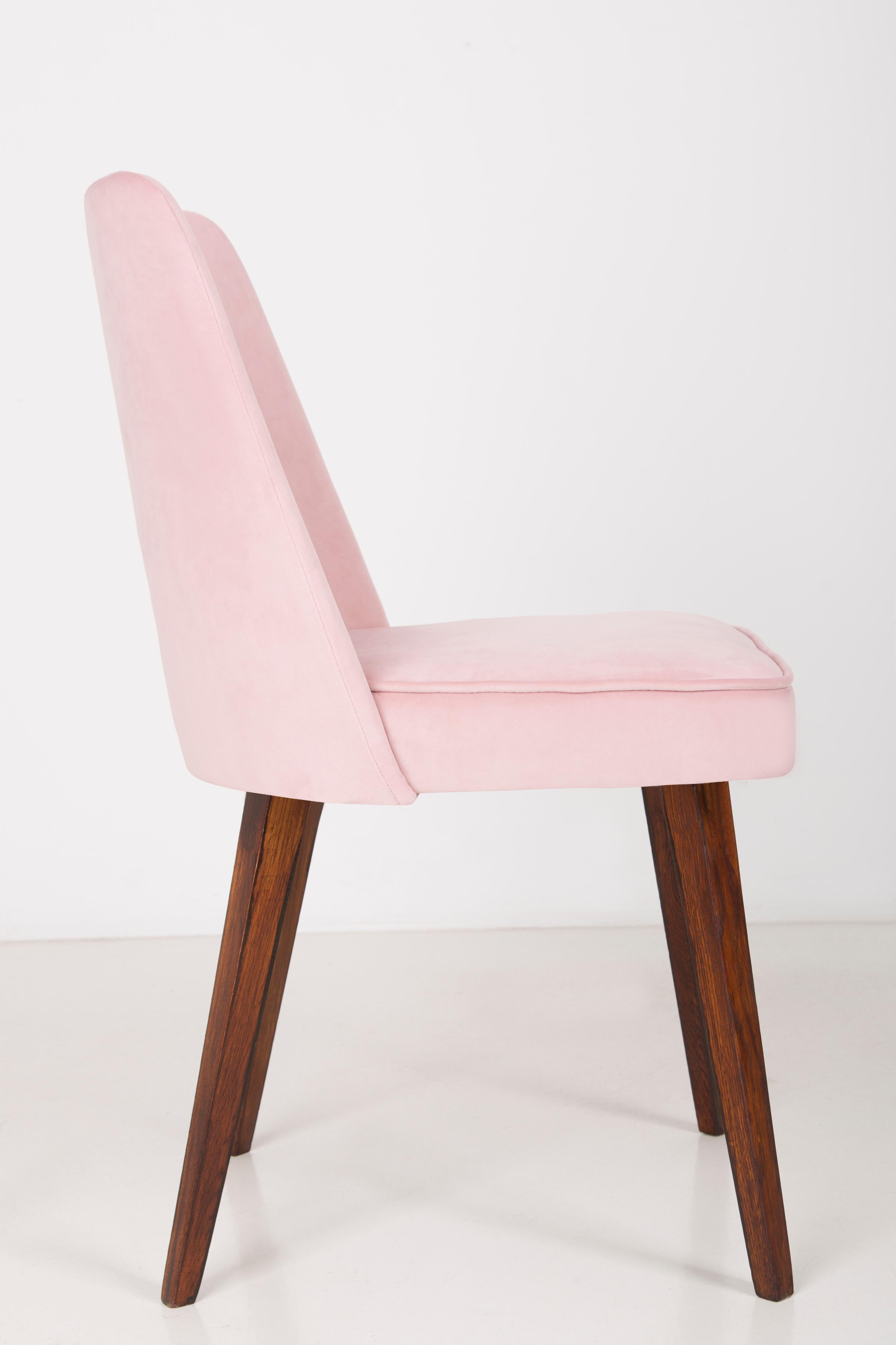 Polish Set of Four Baby Pink Velvet 'Shell' Chairs, 1960s For Sale