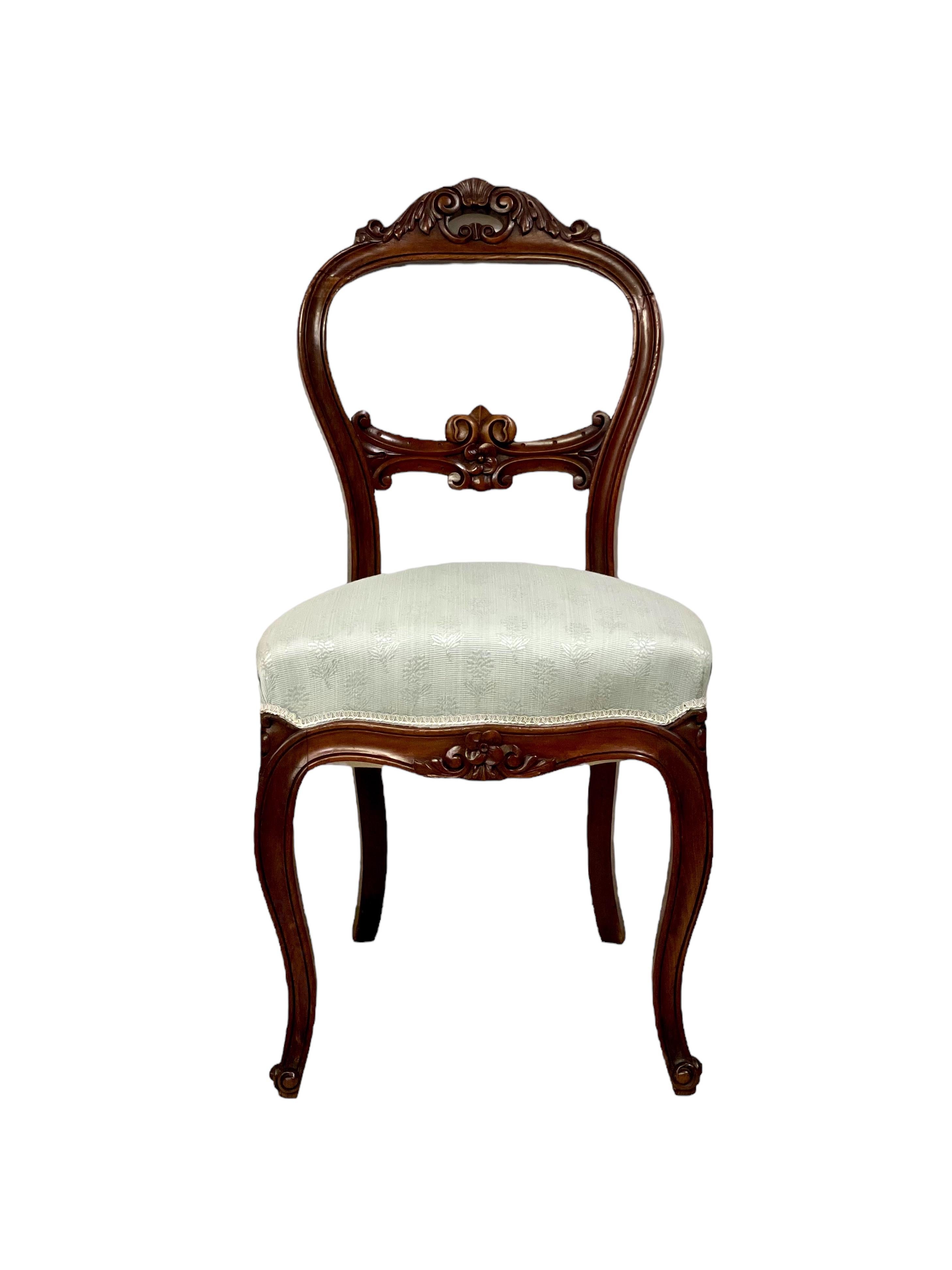 19th Century Set of Four Balloon-Back Napoleon III Dining Chairs For Sale
