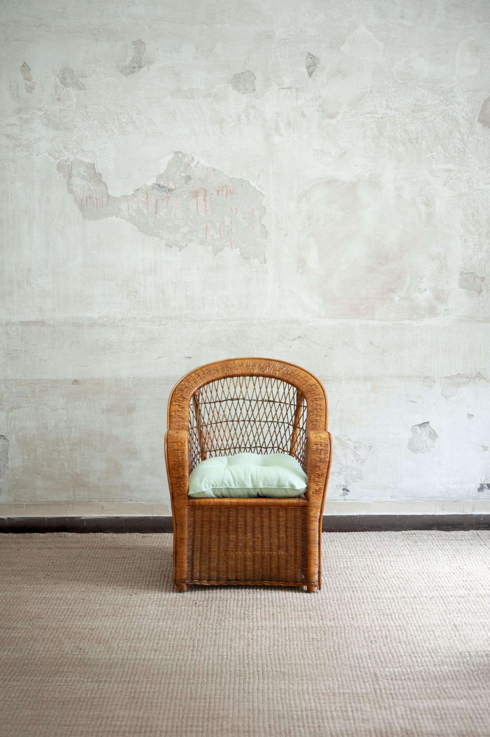 Set of Four Bamboo Armchairs – 1970s
Product details
Upholstered in Dedar fabric 